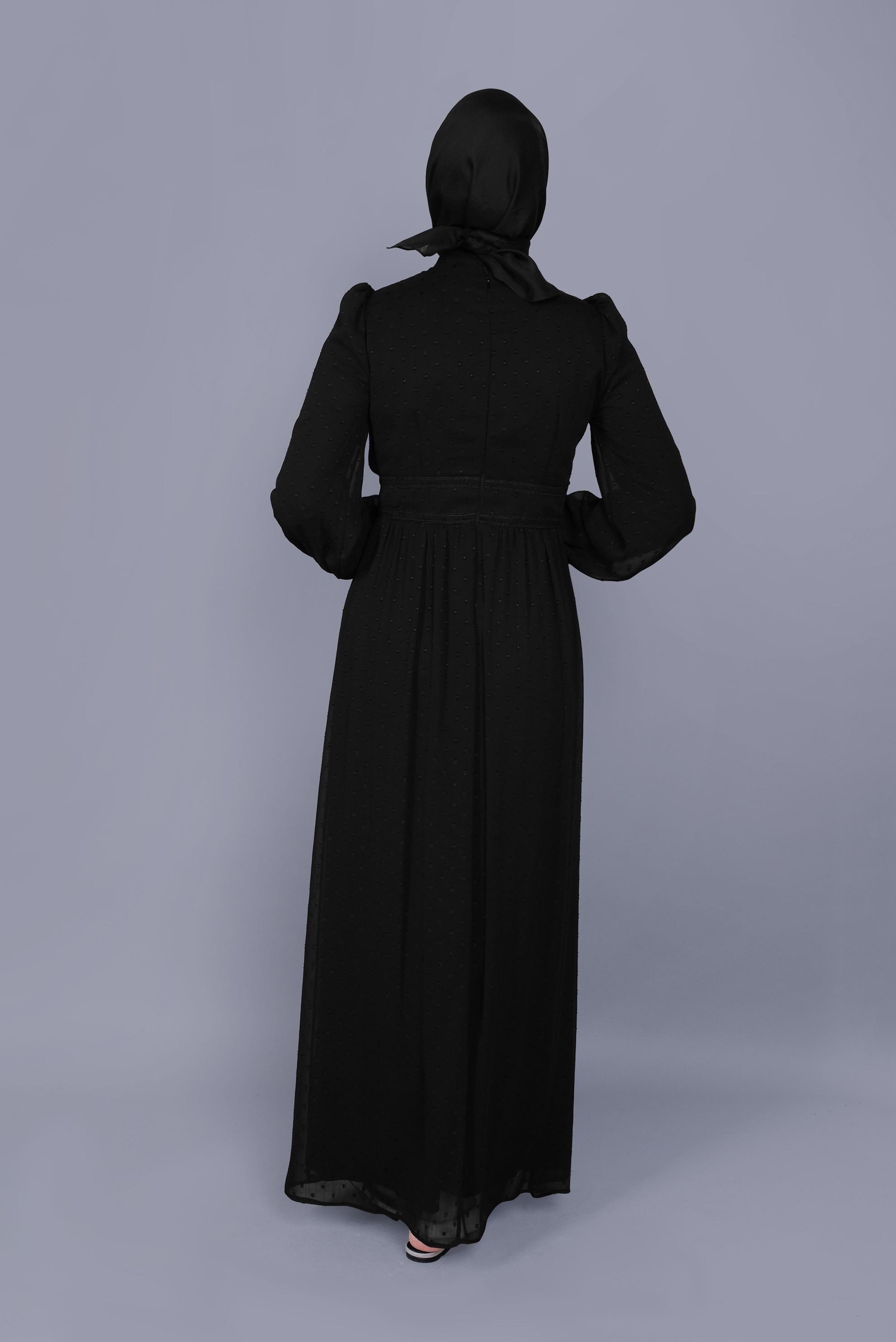 Tesettür giyim SİYAH DÜĞMELİ DANTEL DETAYLI ELBİSE 41621