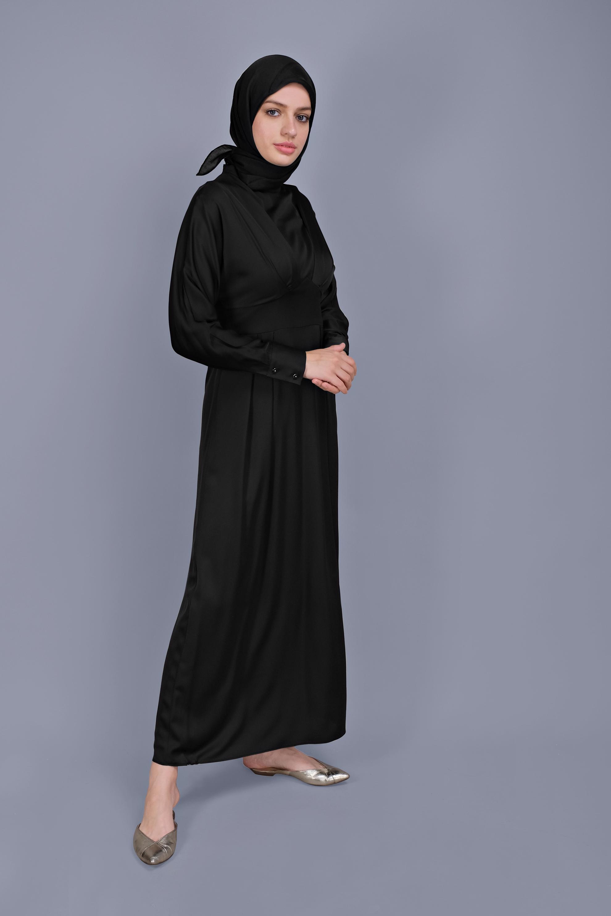 Tesettür giyim SİYAH YUVARLAK YAKA SATEN ELBİSE 41624 