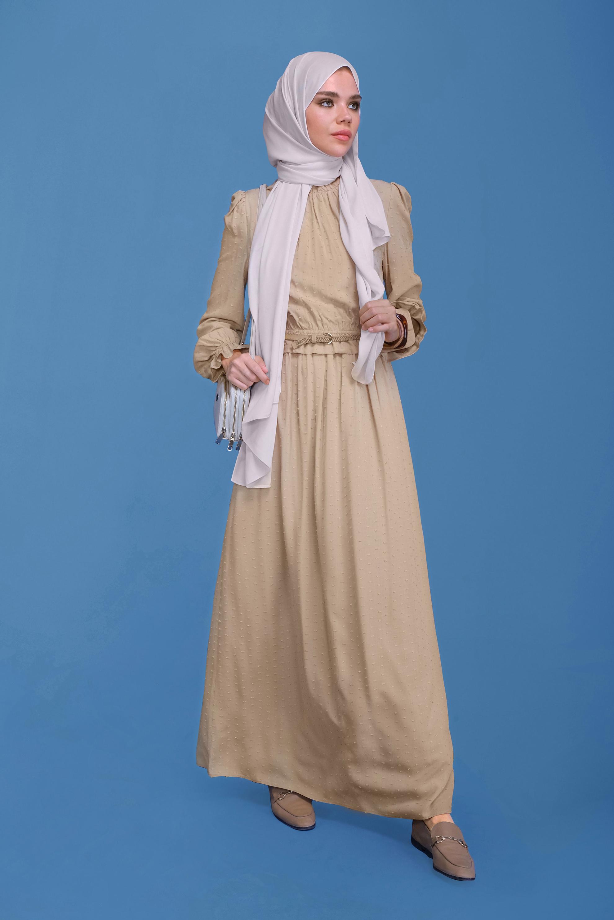 Tesettür giyim BEJ MANŞETLERİ LASTİKLİ YAKASI BÜZGÜLÜ ELBİSE 41629 