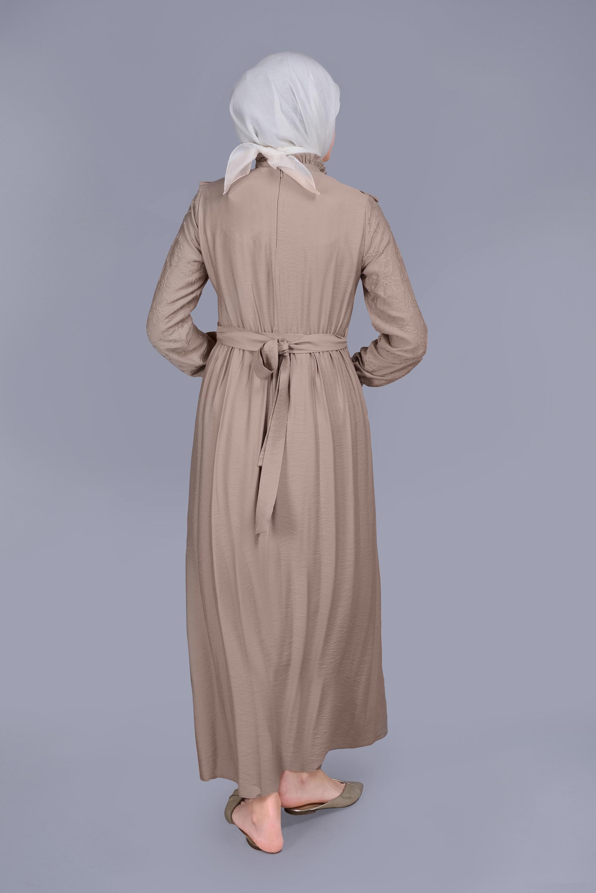 Tesettür giyim BEJ FIRFIRLI KUŞAKLI ELBİSE 41644 