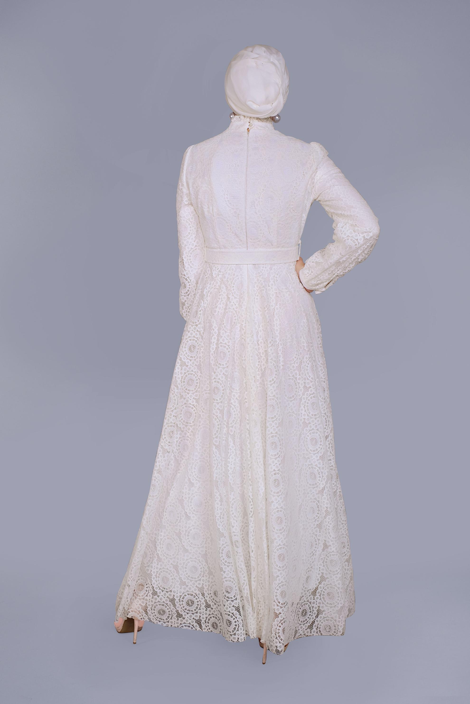 Tesettür giyim EKRU DANTELLİ  YUVARLAK YAKA ELBİSE 41662 