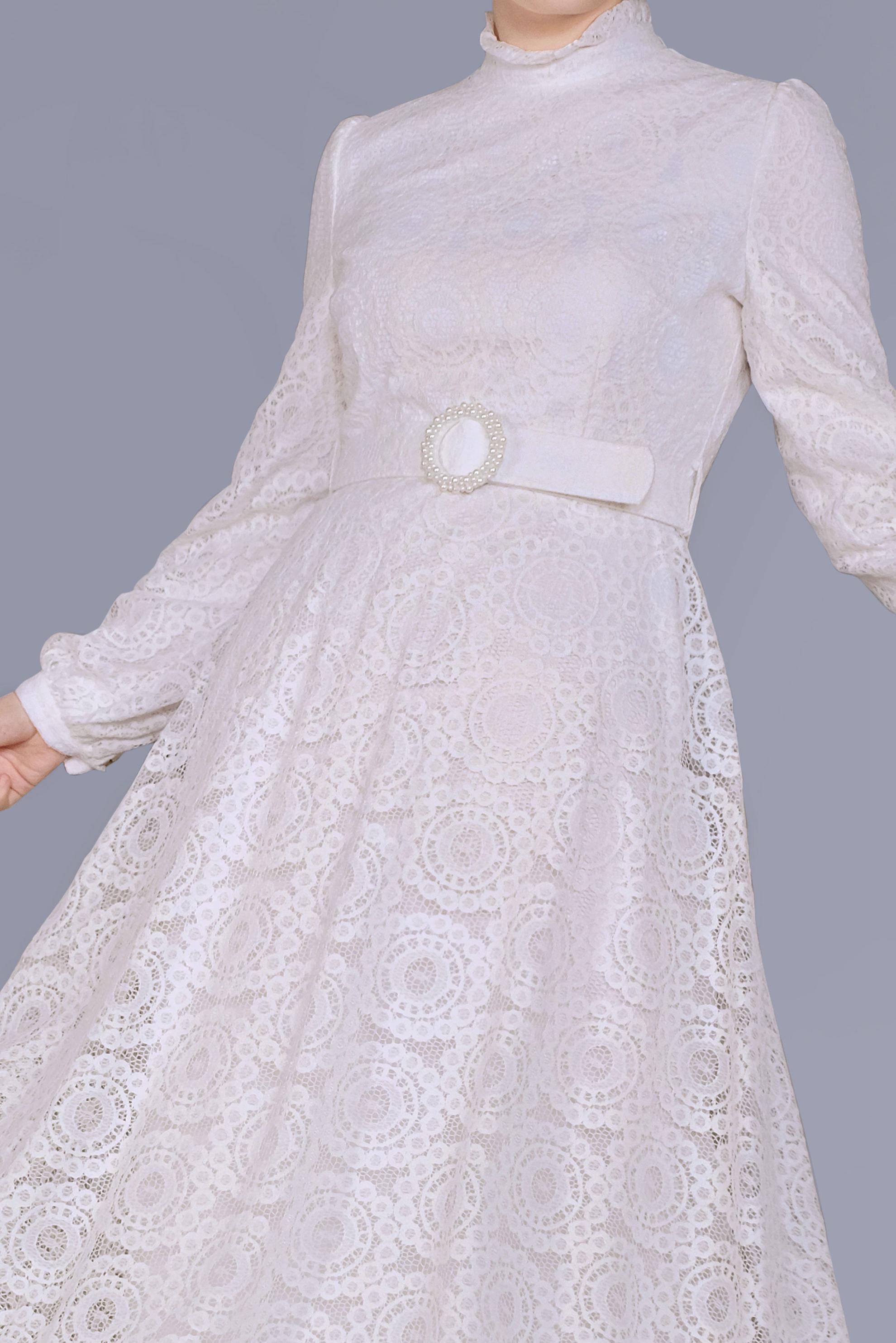 Tesettür giyim EKRU DANTELLİ  YUVARLAK YAKA ELBİSE 41662 