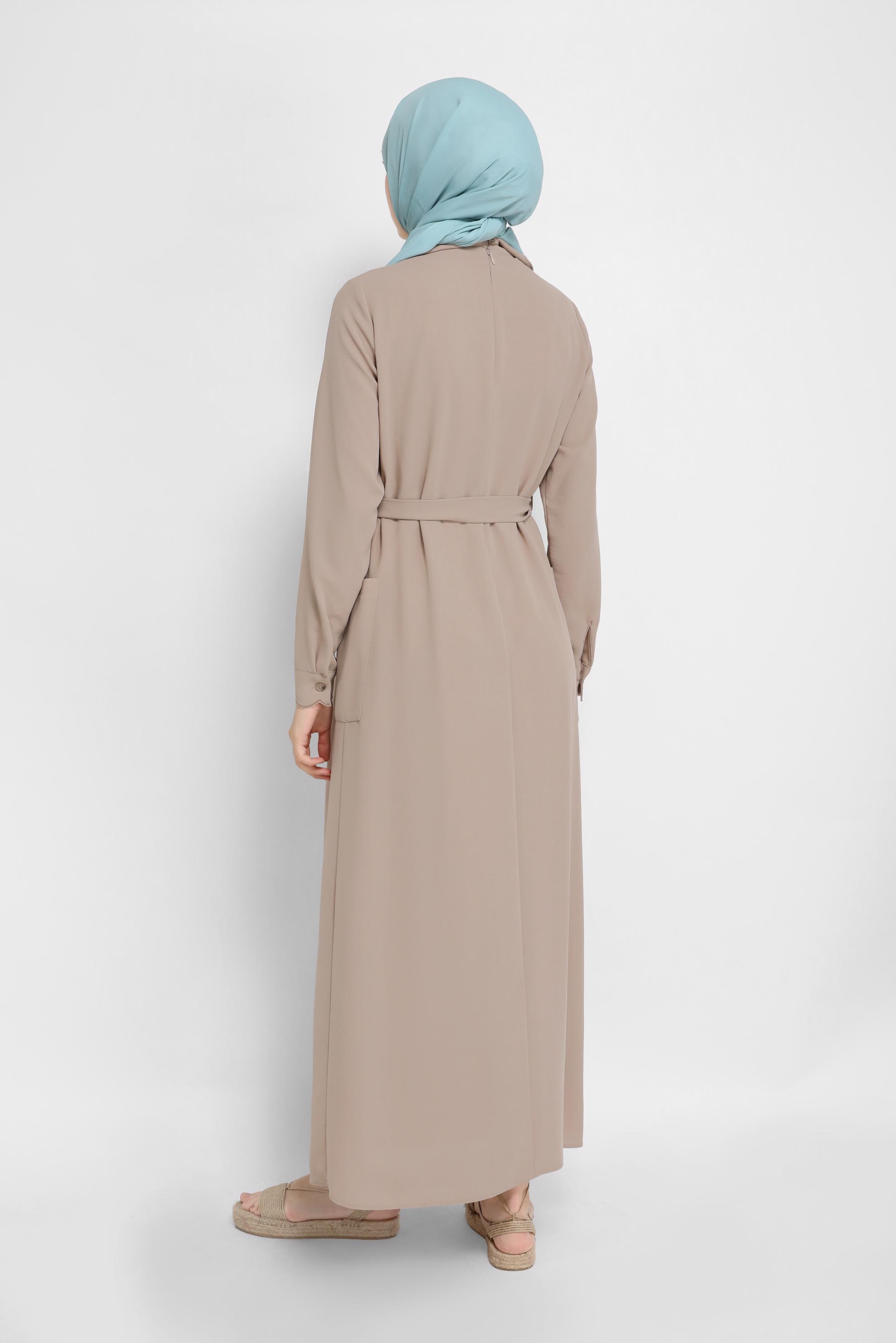 Tesettür giyim VİZON İŞLEME DETAYLI KUŞAKLI ELBİSE 41665 