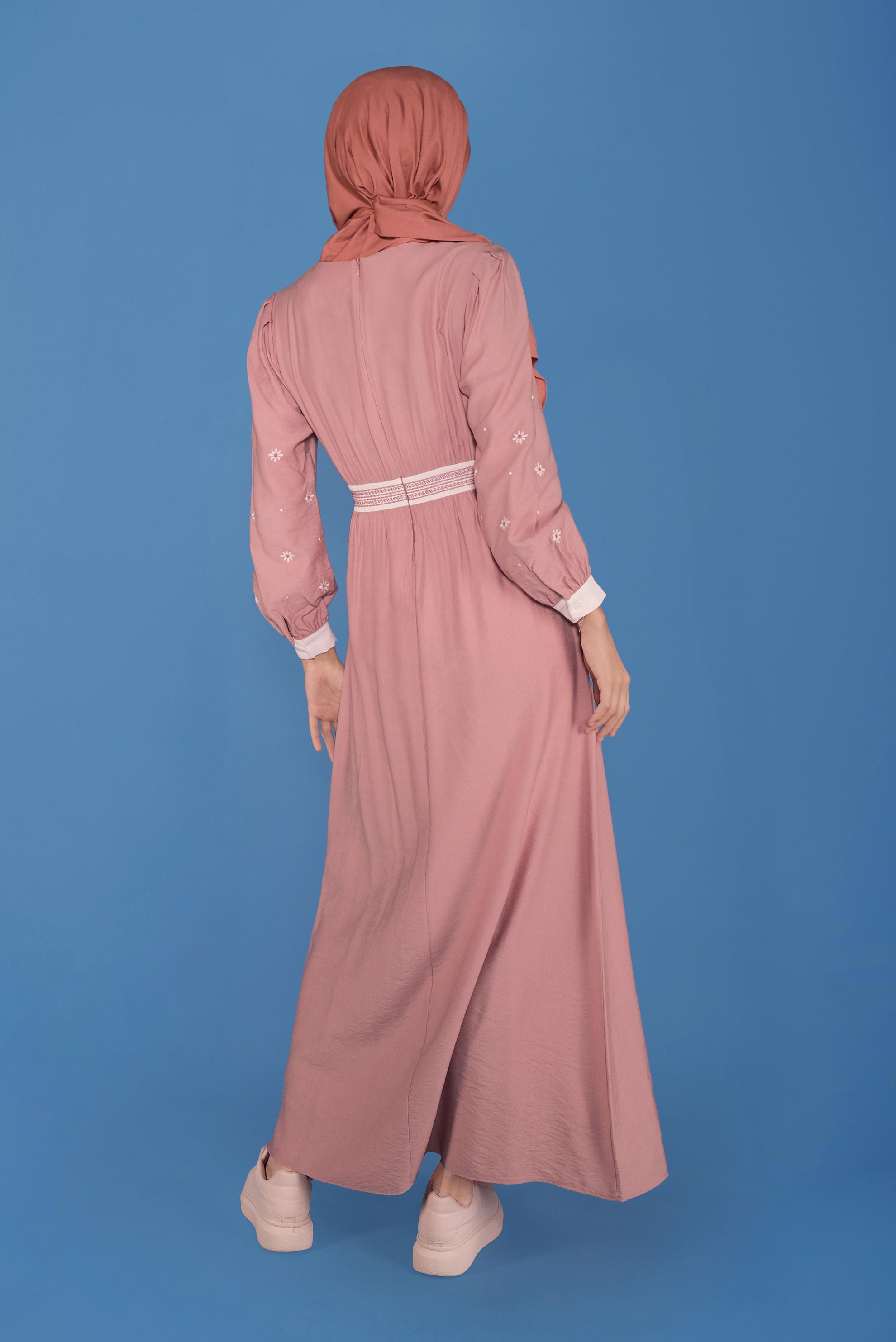 Tesettür giyim PUDRA YUVARLAK YAKA KOLLARI NAKIŞLI ELBİSE 41697