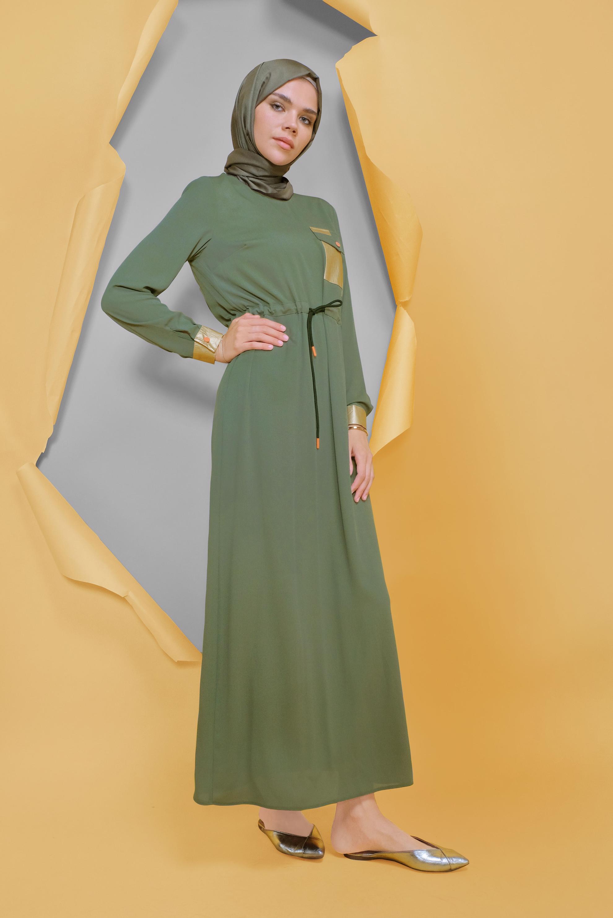 Tesettür giyim HAKİ YALDIZ BASKILI BELDEN BAĞCIKLI ELBİSE 41734 