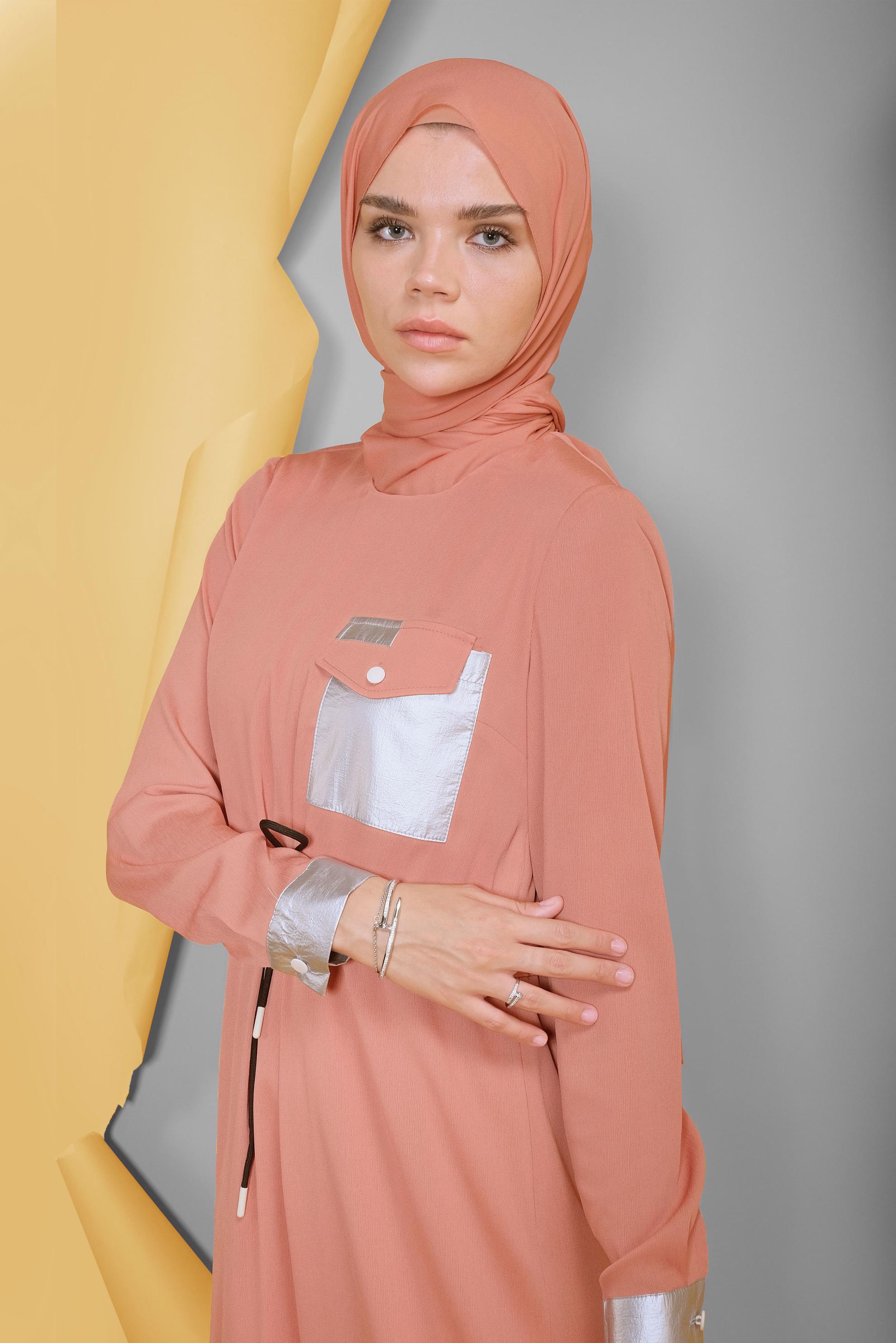 Tesettür giyim KAHVE YALDIZ BASKILI BELDEN BAĞCIKLI ELBİSE 41734 