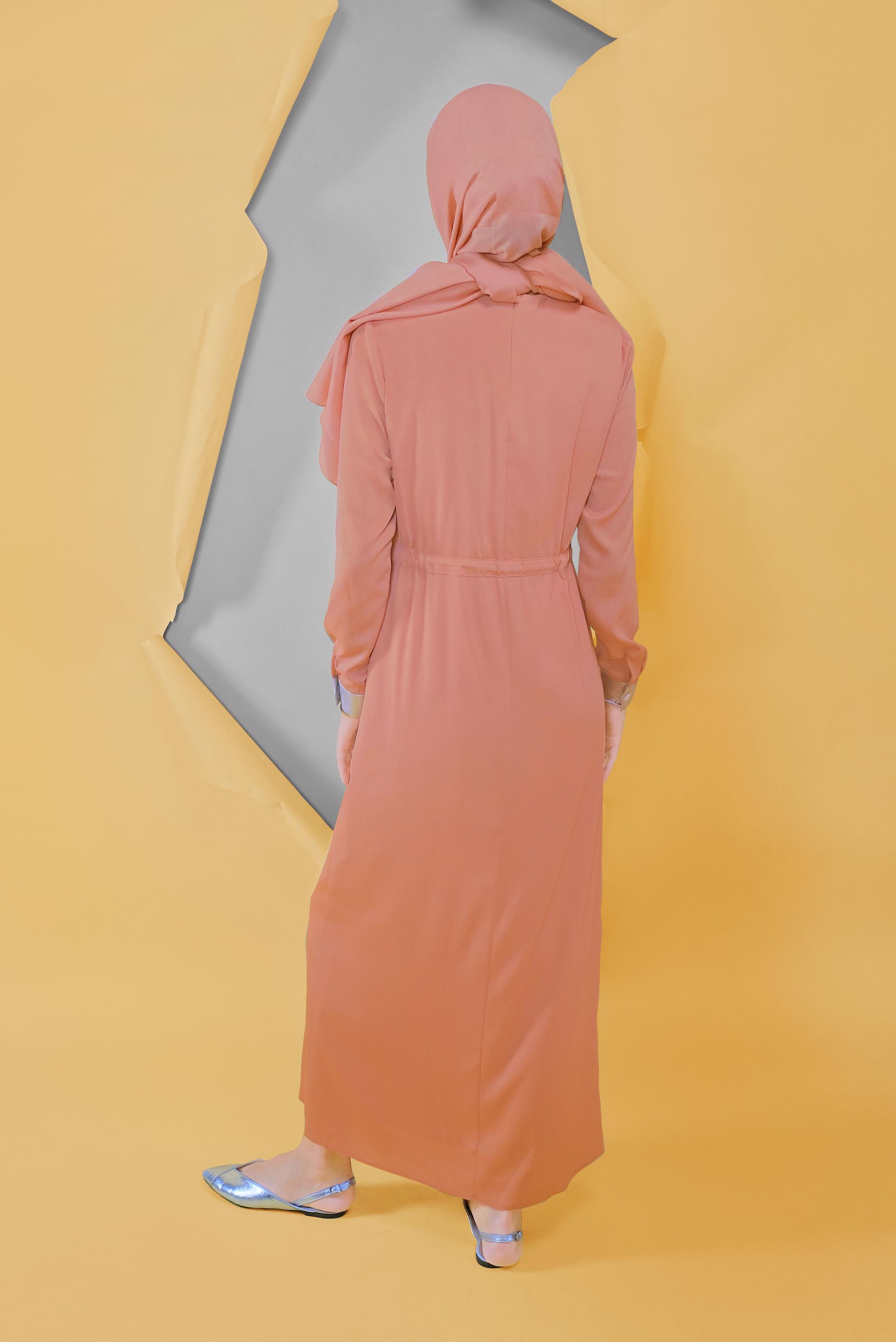 Tesettür giyim KAHVE YALDIZ BASKILI BELDEN BAĞCIKLI ELBİSE 41734 