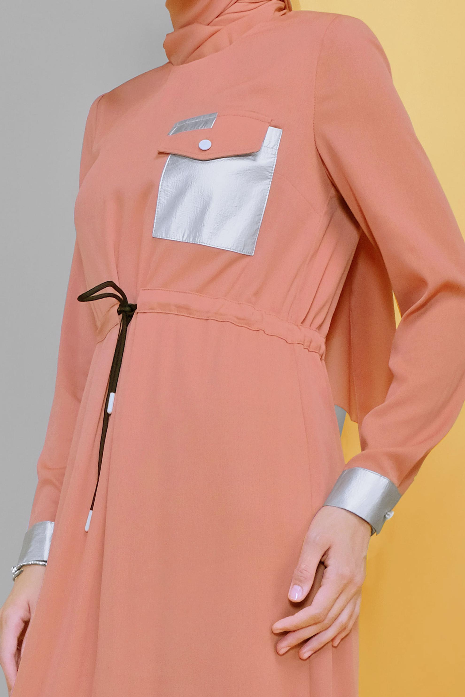 Tesettür giyim KAHVE YALDIZ BASKILI BELDEN BAĞCIKLI ELBİSE 41734 