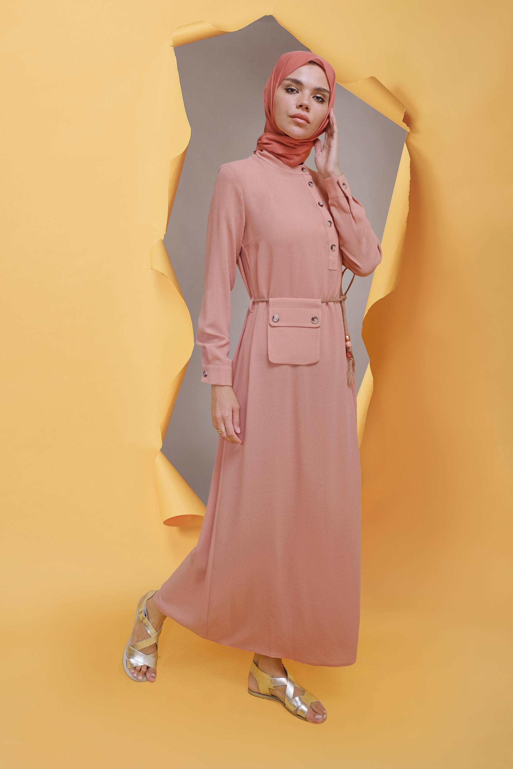 Tesettür giyim PUDRA KEMER DETAYLI DÜĞMELİ ELBİSE 41736 