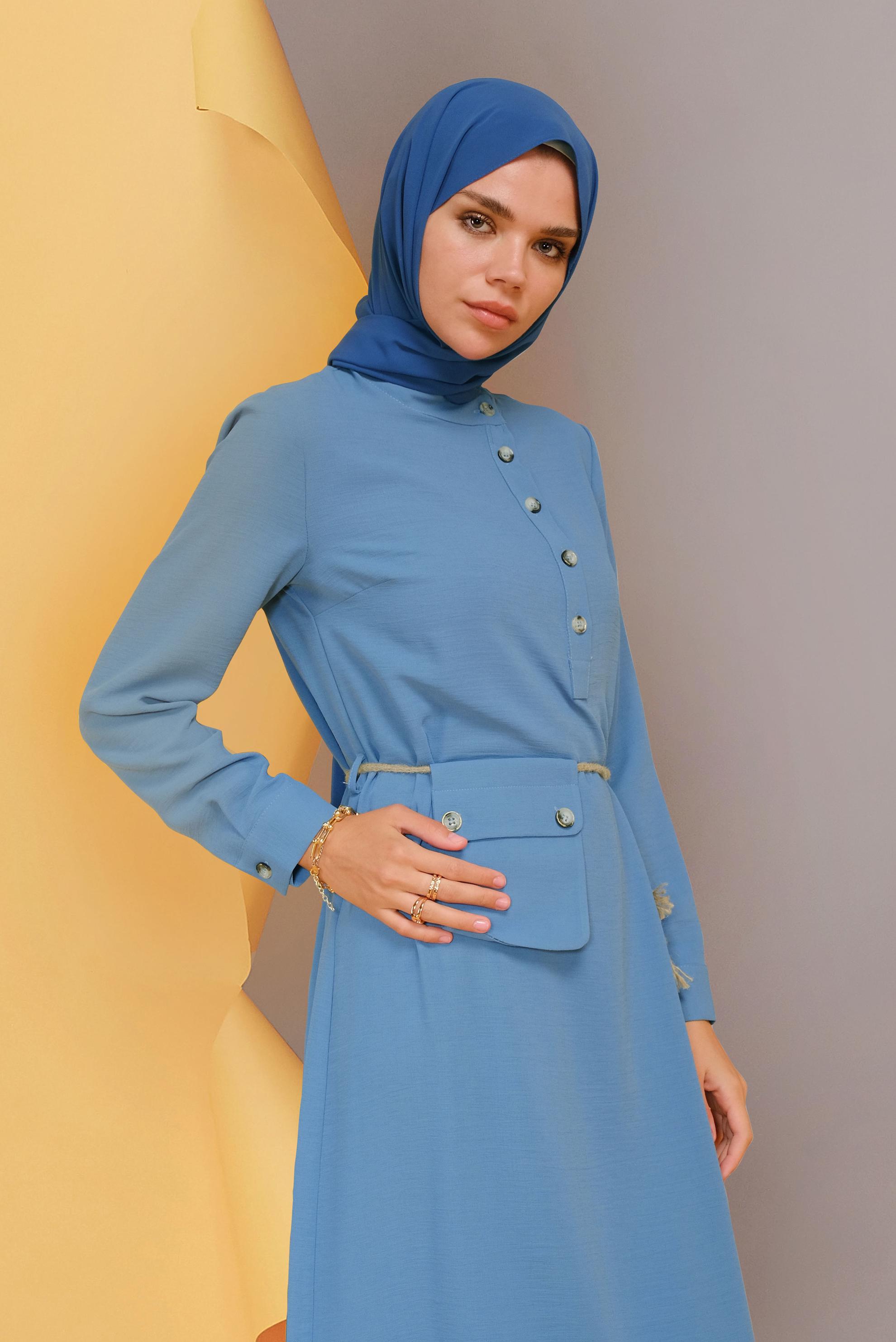 Tesettür giyim MAVİ KEMER DETAYLI DÜĞMELİ ELBİSE 41736 