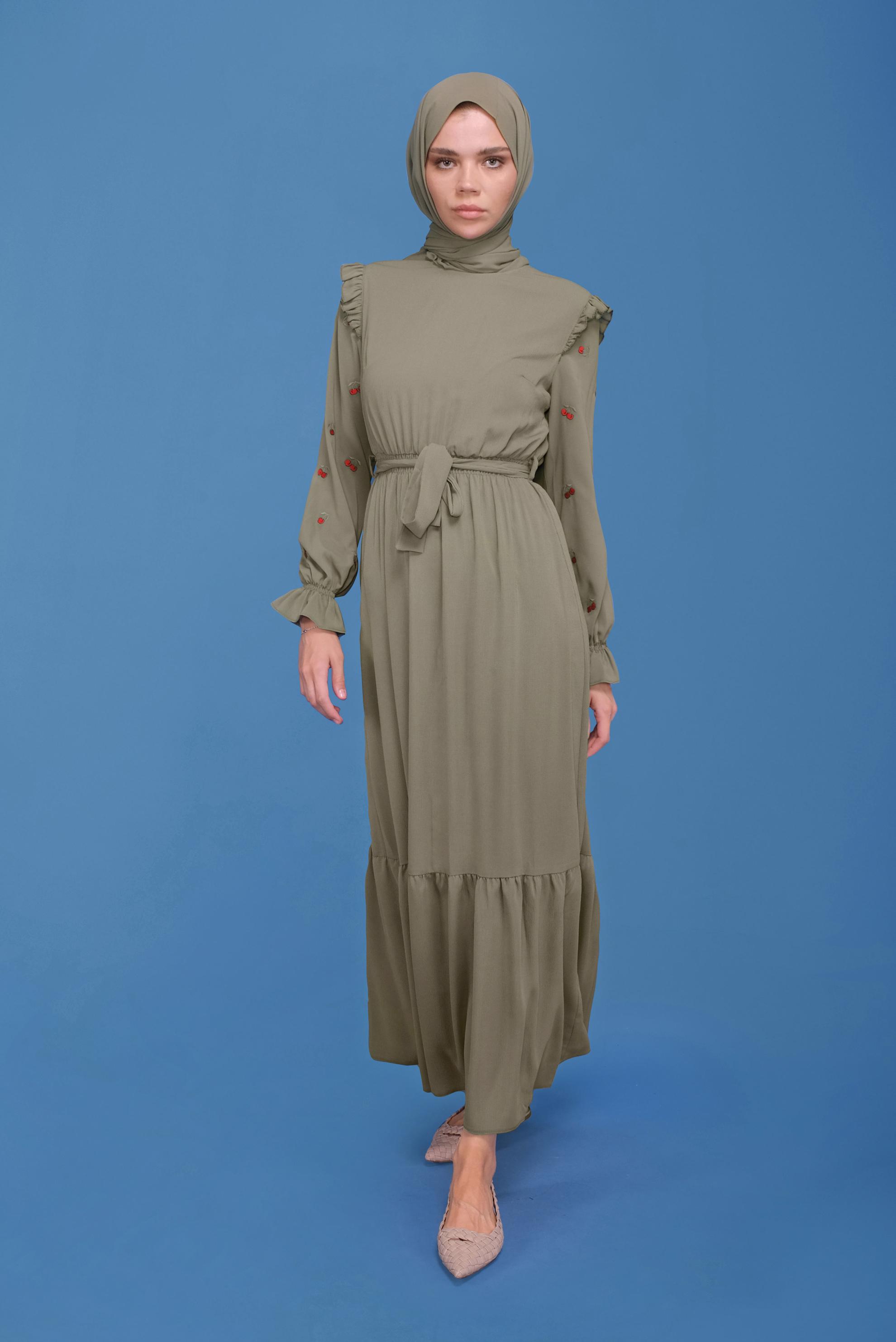 Tesettür giyim HAKİ İŞLEME DETAYLI KUŞAKLI ELBİSE 41740 