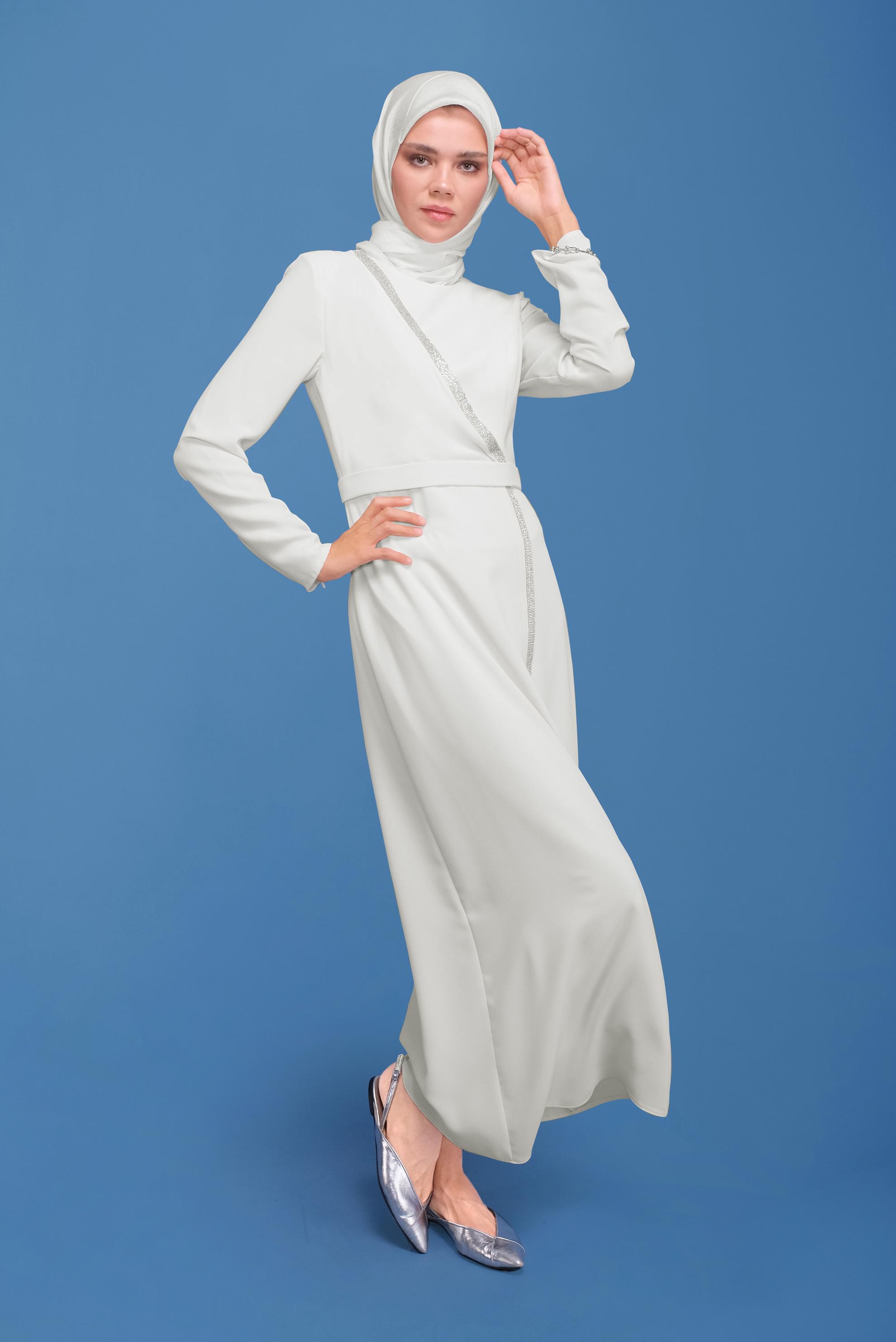 Tesettür giyim EKRU ŞERİT DETAYLI KREP ELBİSE 41776 