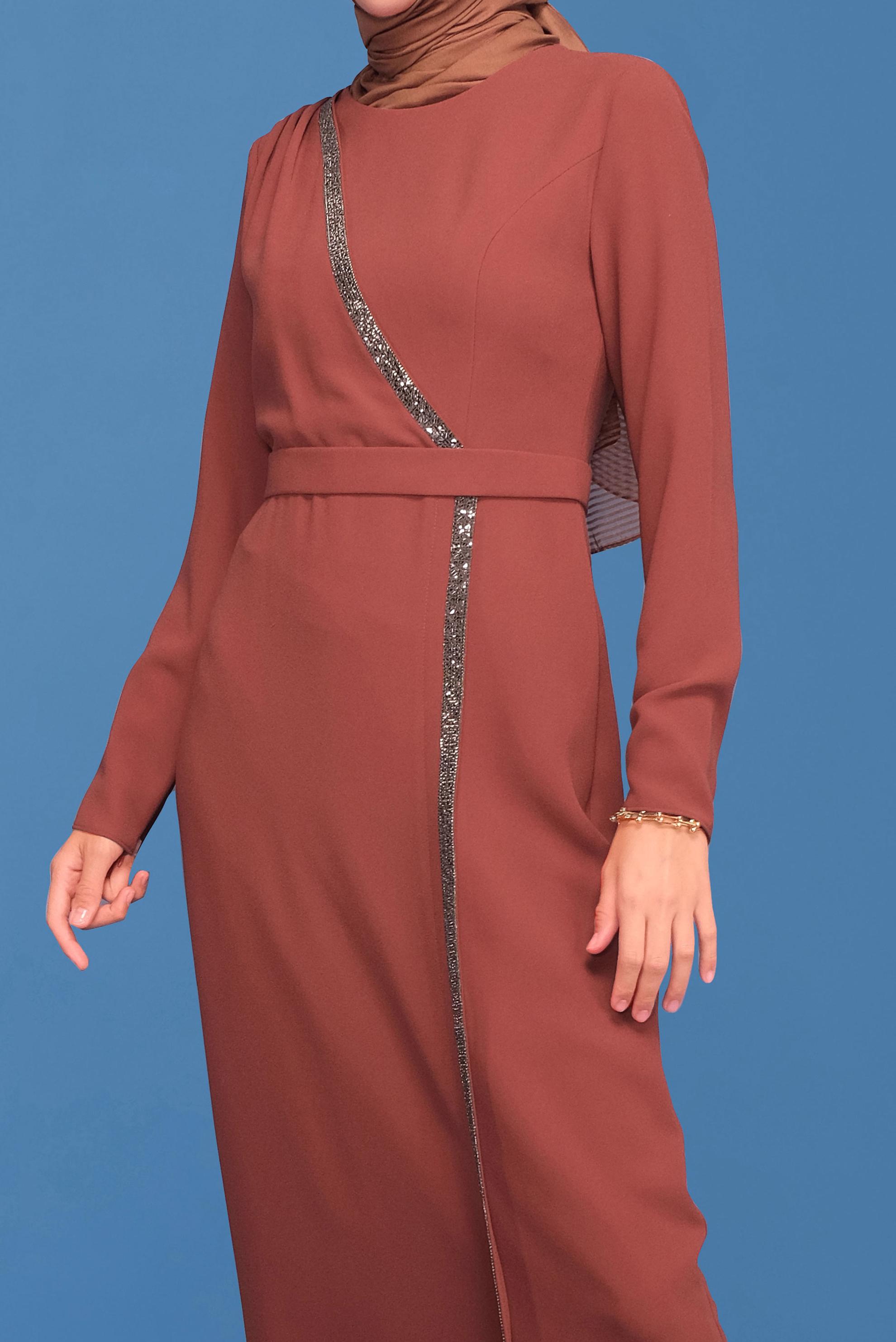 Tesettür giyim TURUNCU ŞERİT DETAYLI KREP ELBİSE 41776 