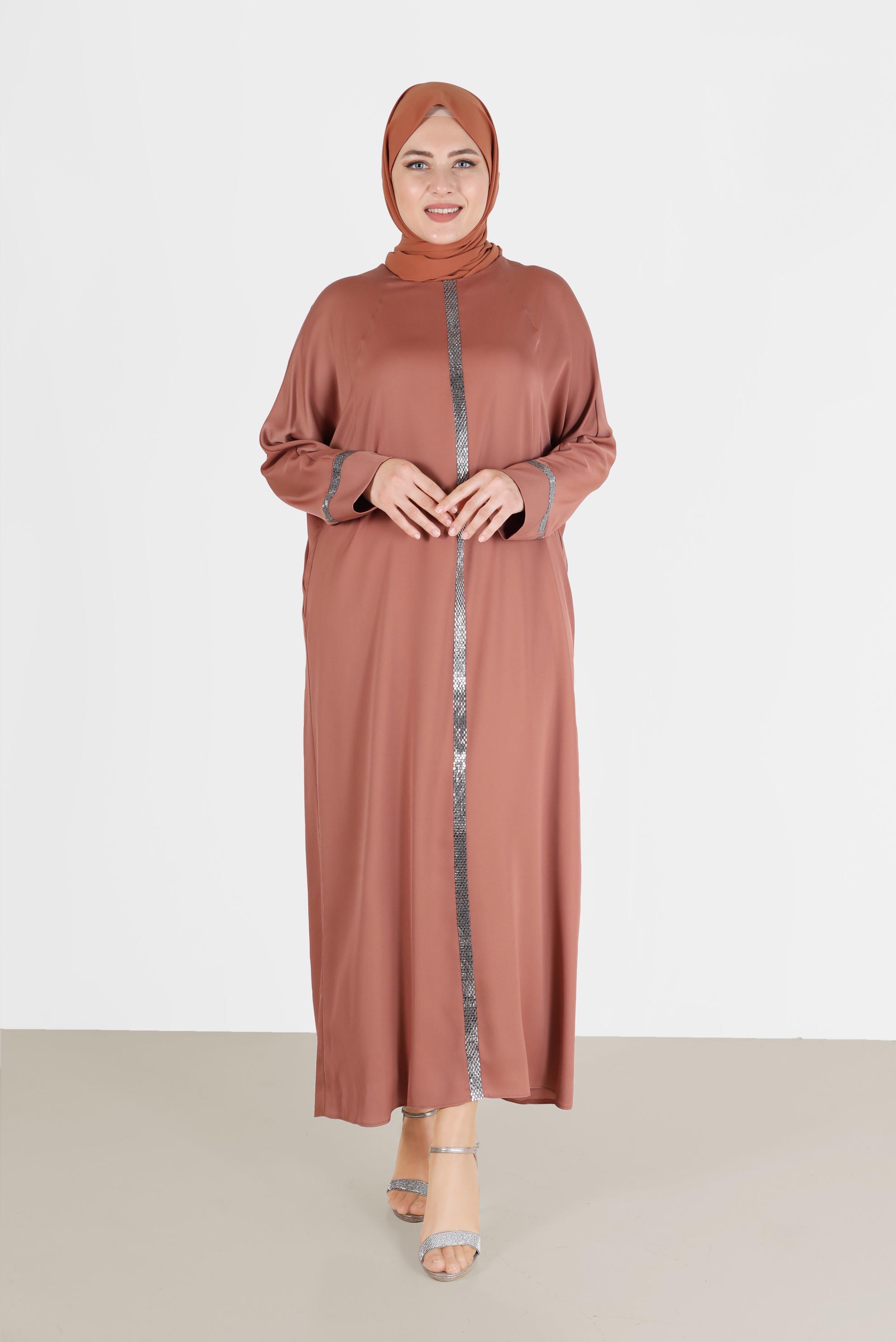 Vêtements hijab BRUN ROBE EN SATIN À RAYURES BRILLANTES 41777