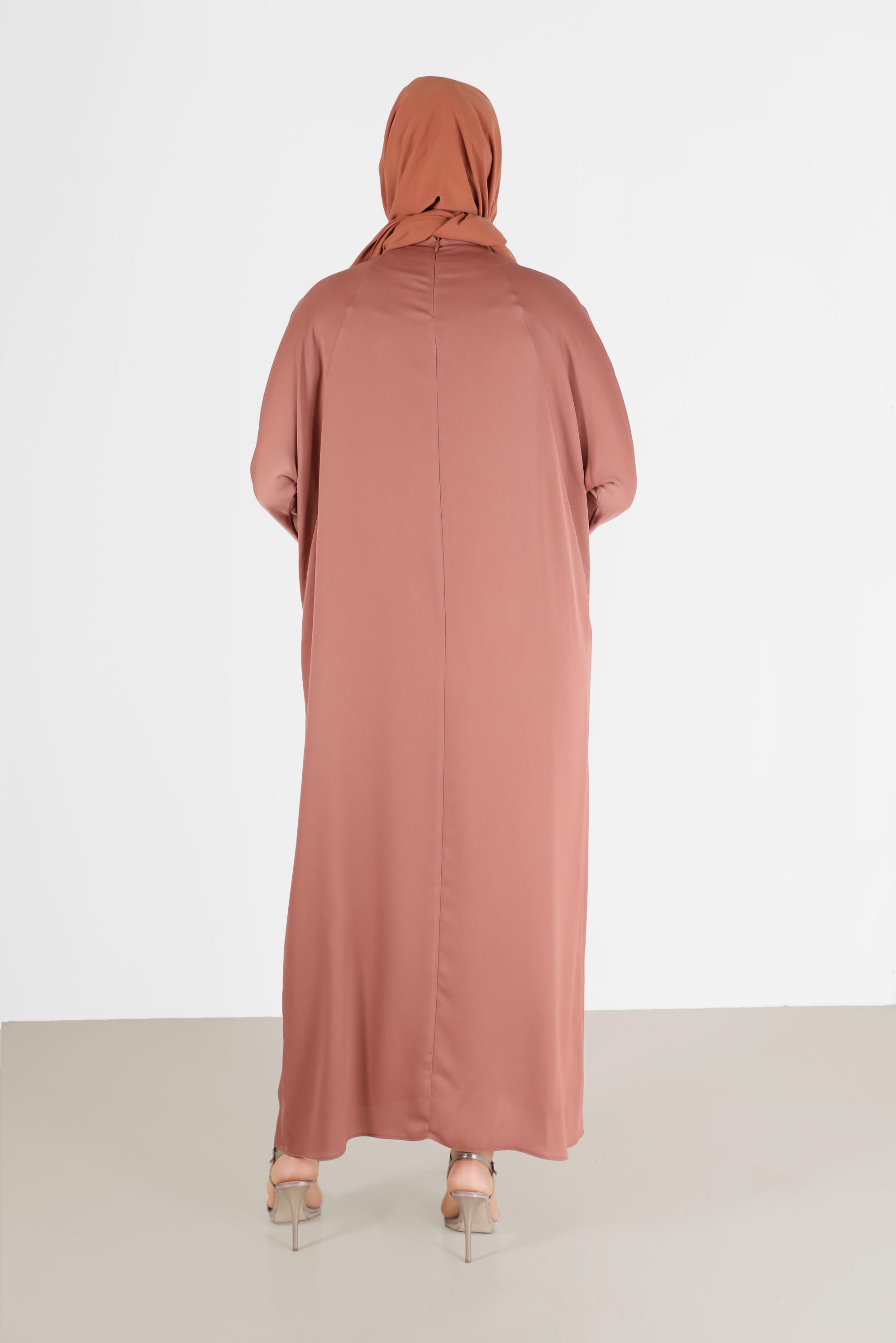 Vêtements hijab BRUN ROBE EN SATIN À RAYURES BRILLANTES 41777