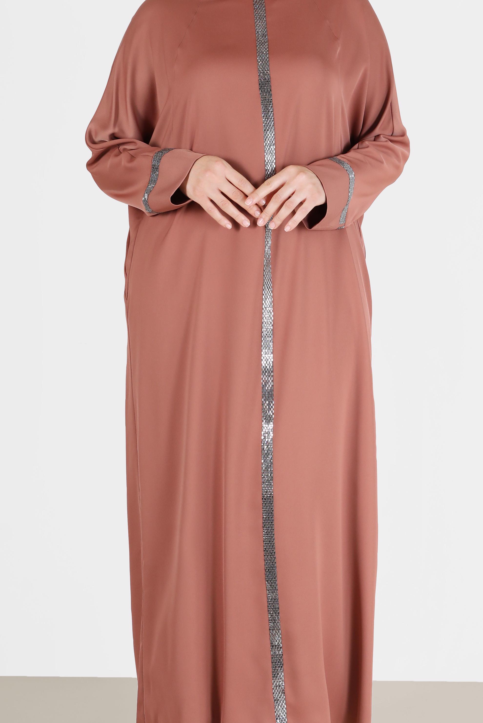 Vêtements hijab BRUN ROBE EN SATIN À RAYURES BRILLANTES 41777