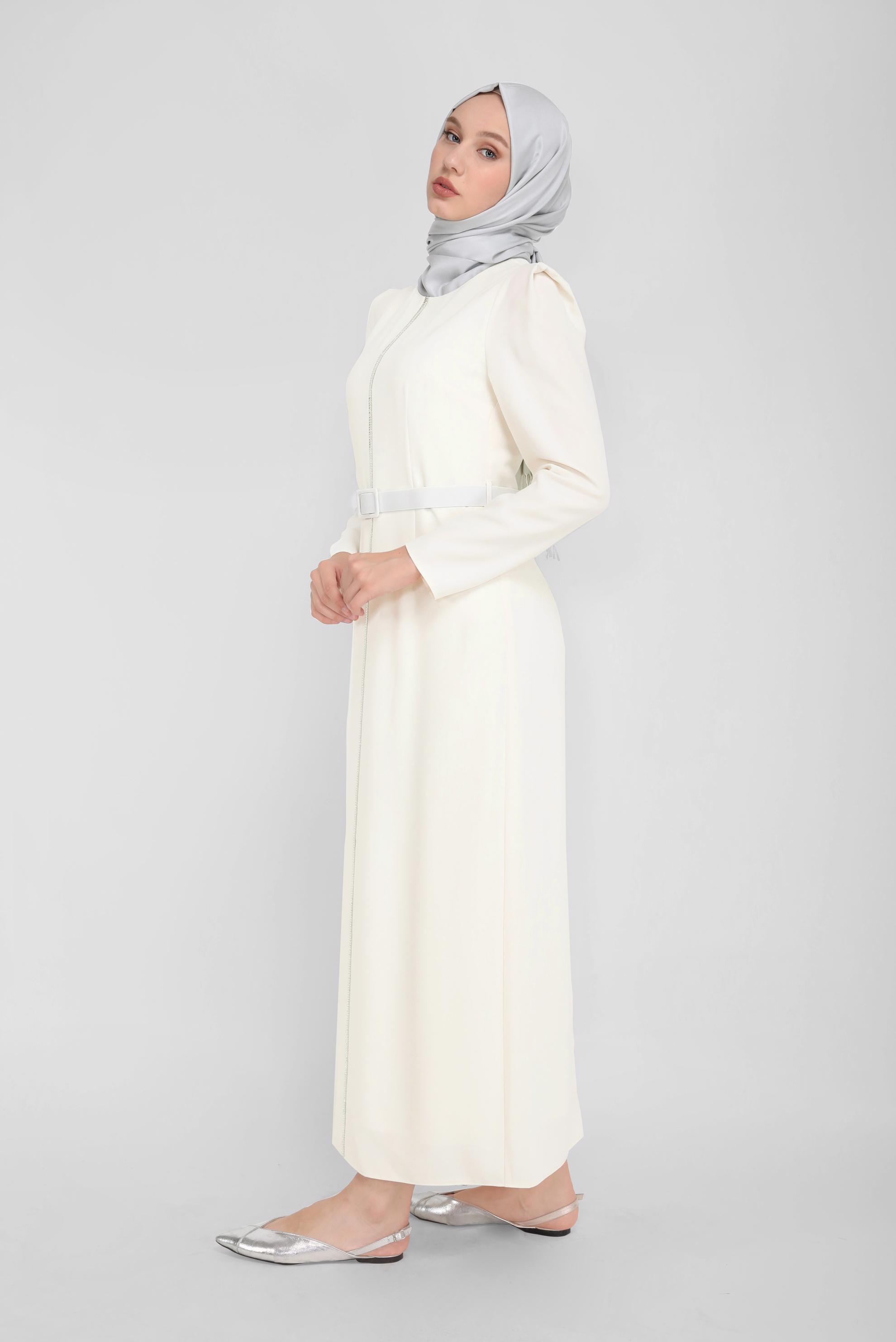 Tesettür giyim EKRU KEMERLİ TAŞLI ELBİSE 41778