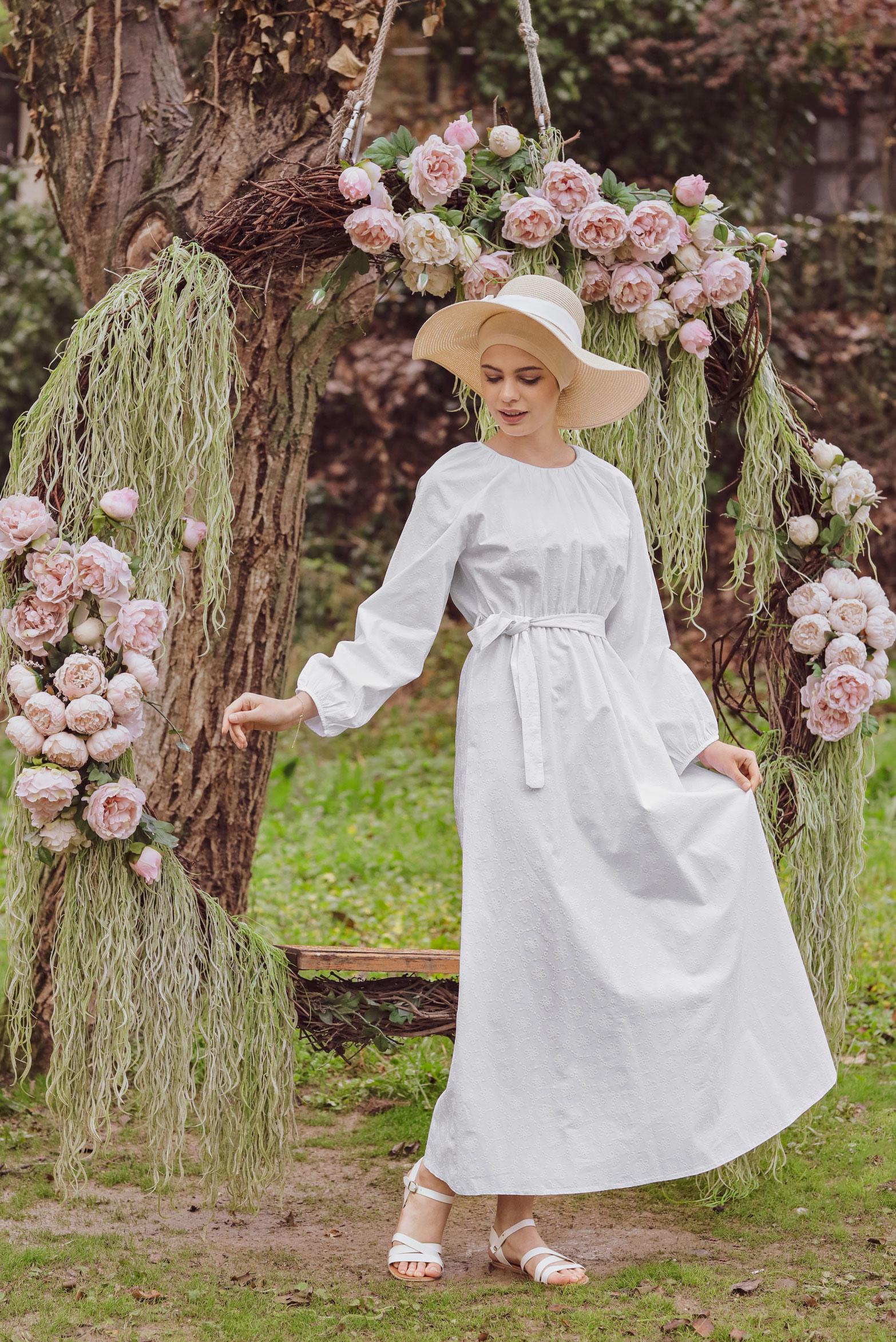 Tesettür giyim BEYAZ MANŞETLERİ LASTİKLİ KUŞAKLI ELBİSE 41802