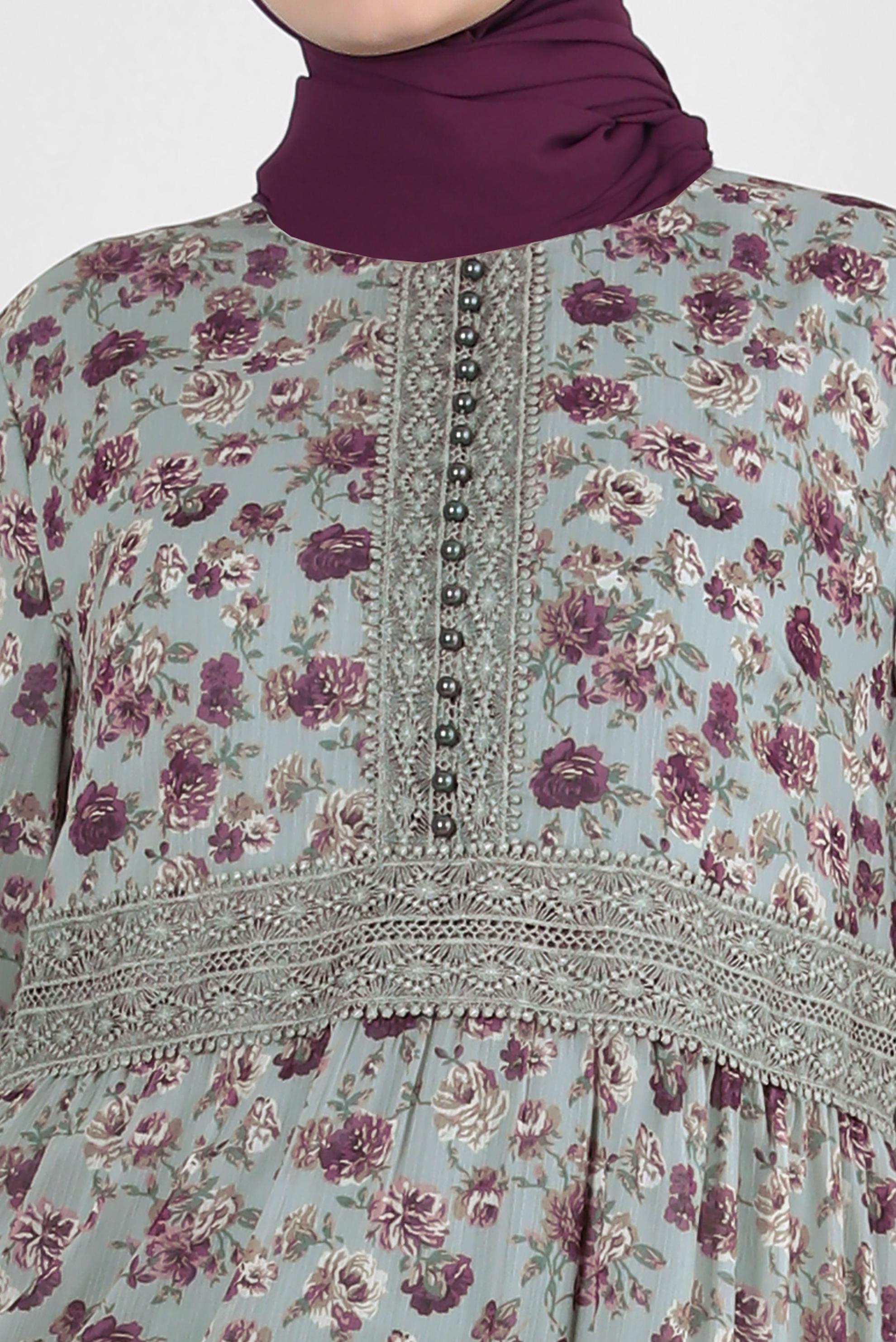 Tesettür giyim GRİ ÇİÇEK DESENLİ DÜĞMELİ ELBİSE 41555-1