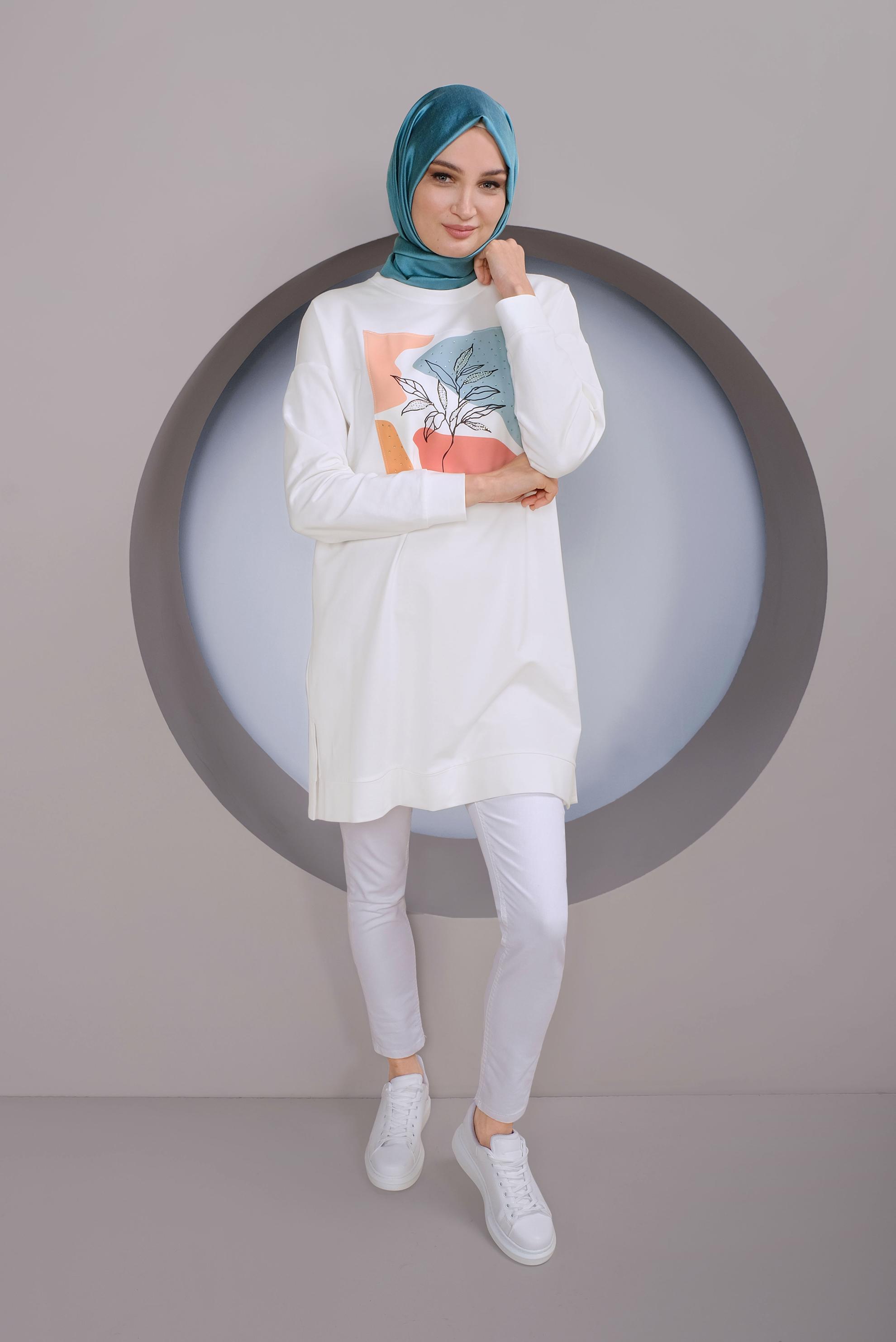Tesettür giyim BEYAZ BASKI DETAYLI EŞOFMAN TUNİK 41393