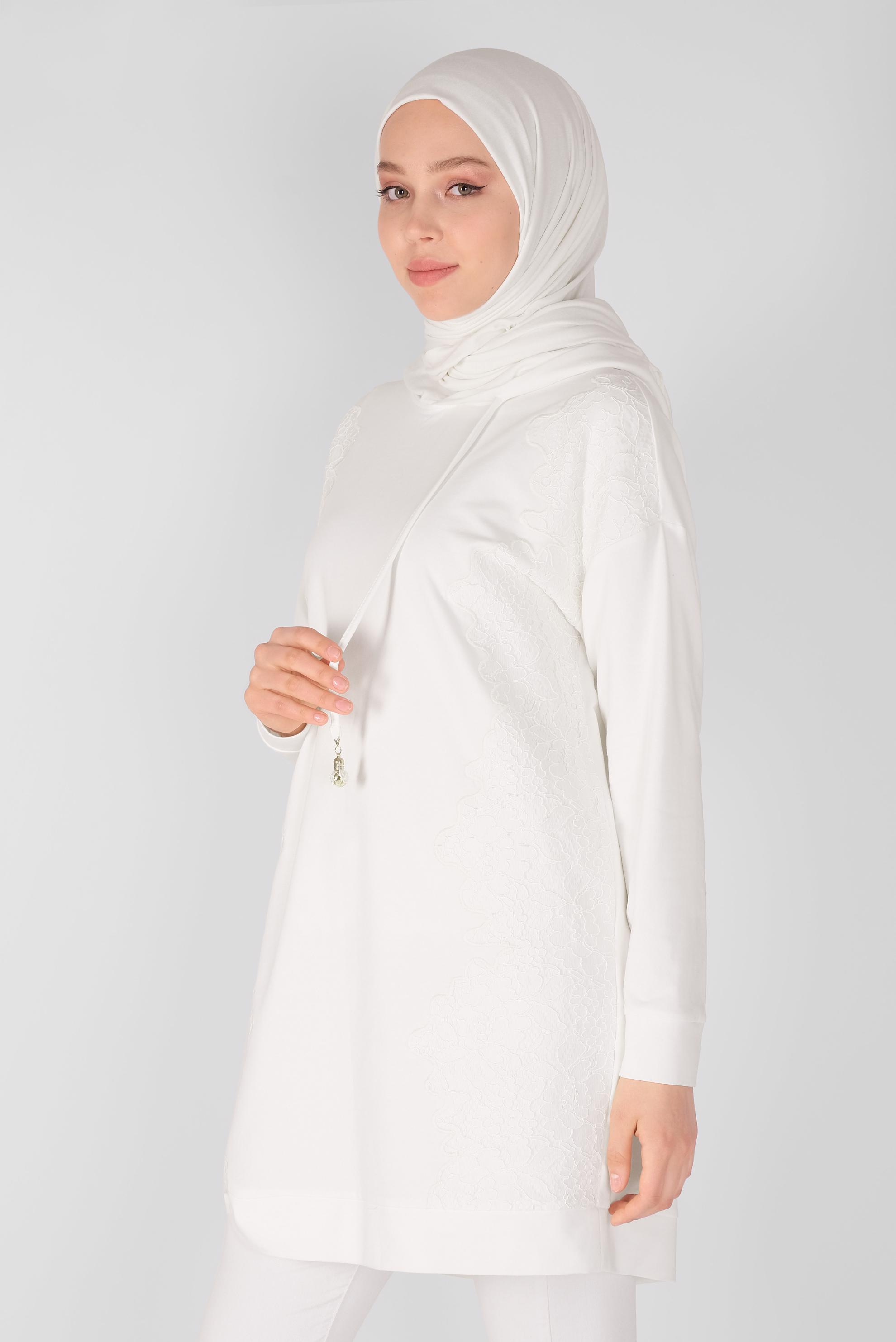 Tesettür giyim BEYAZ DANTEL DESENLİ EŞOFMAN TUNİK 41433 