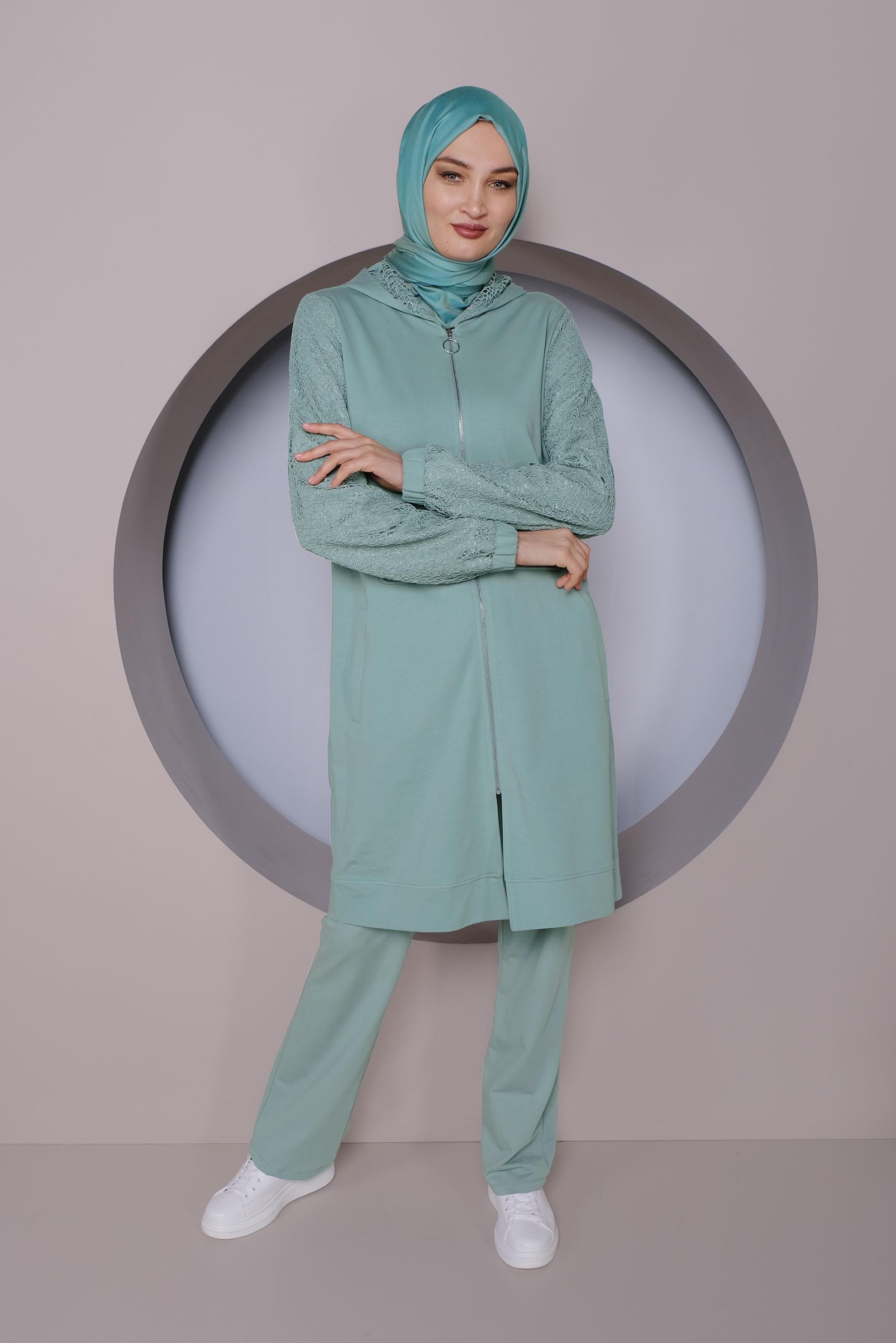 Hijab clothing GREEN GUIPURE DETAIL 2-PIECE TRACKSUIT SET WITH PANTS 41436 