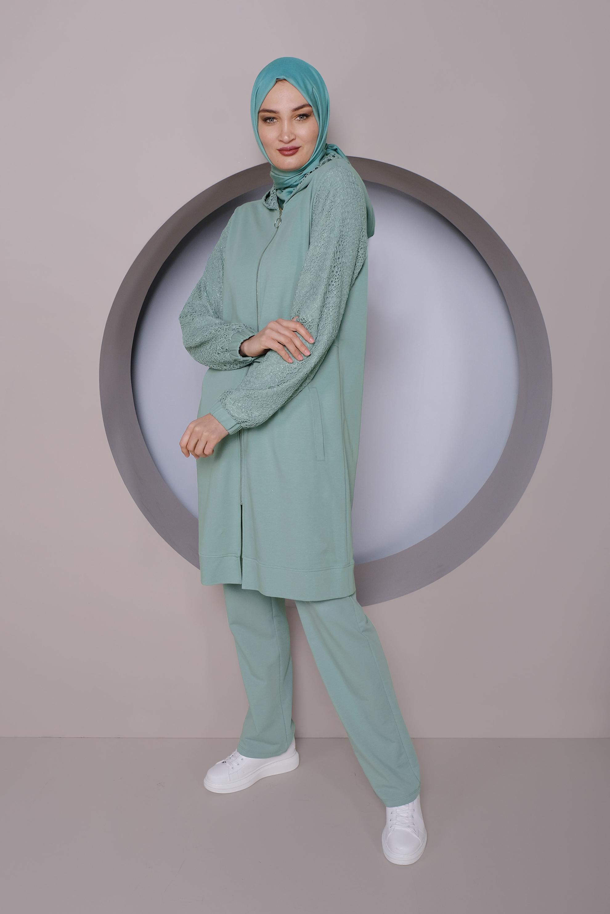 Hijab clothing GREEN GUIPURE DETAIL 2-PIECE TRACKSUIT SET WITH PANTS 41436 