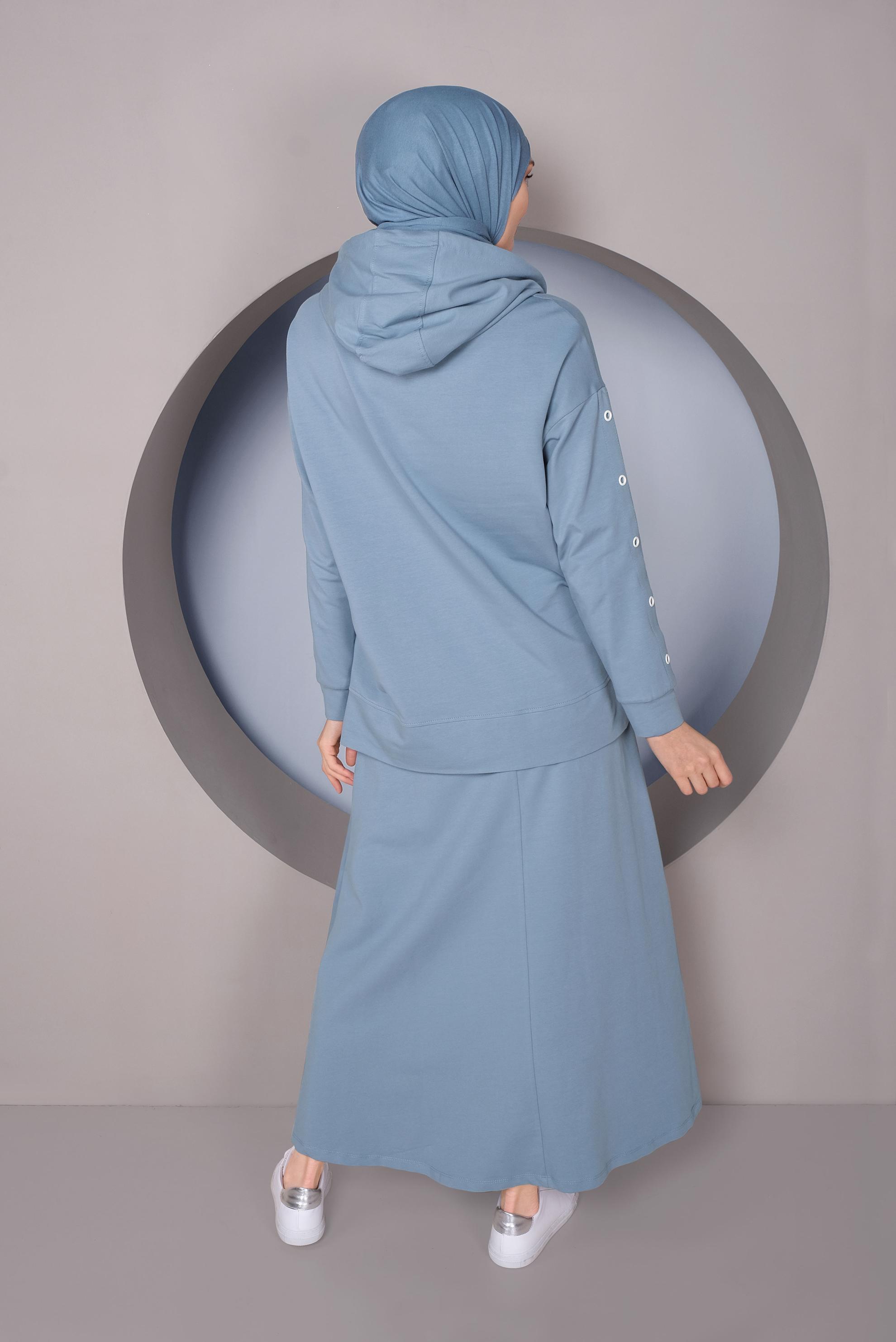 Tesettür giyim MAVİ KOLLARI KUŞGÖZÜ DETAYLI İKİLİ ETEKLİ EŞOFMAN TAKIMI 41439