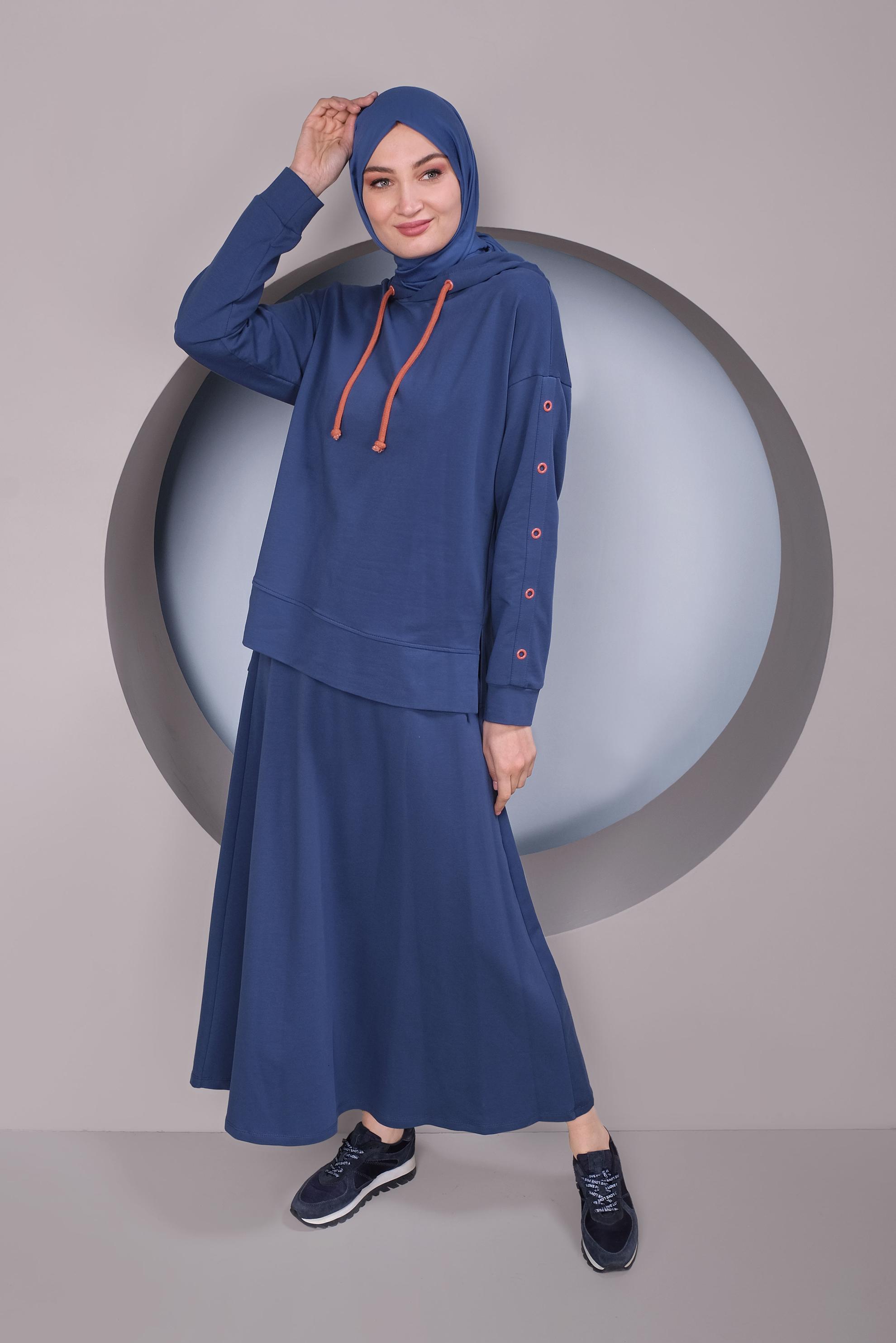 Tesettür giyim LACİVERT KOLLARI KUŞGÖZÜ DETAYLI İKİLİ ETEKLİ EŞOFMAN TAKIMI 41439
