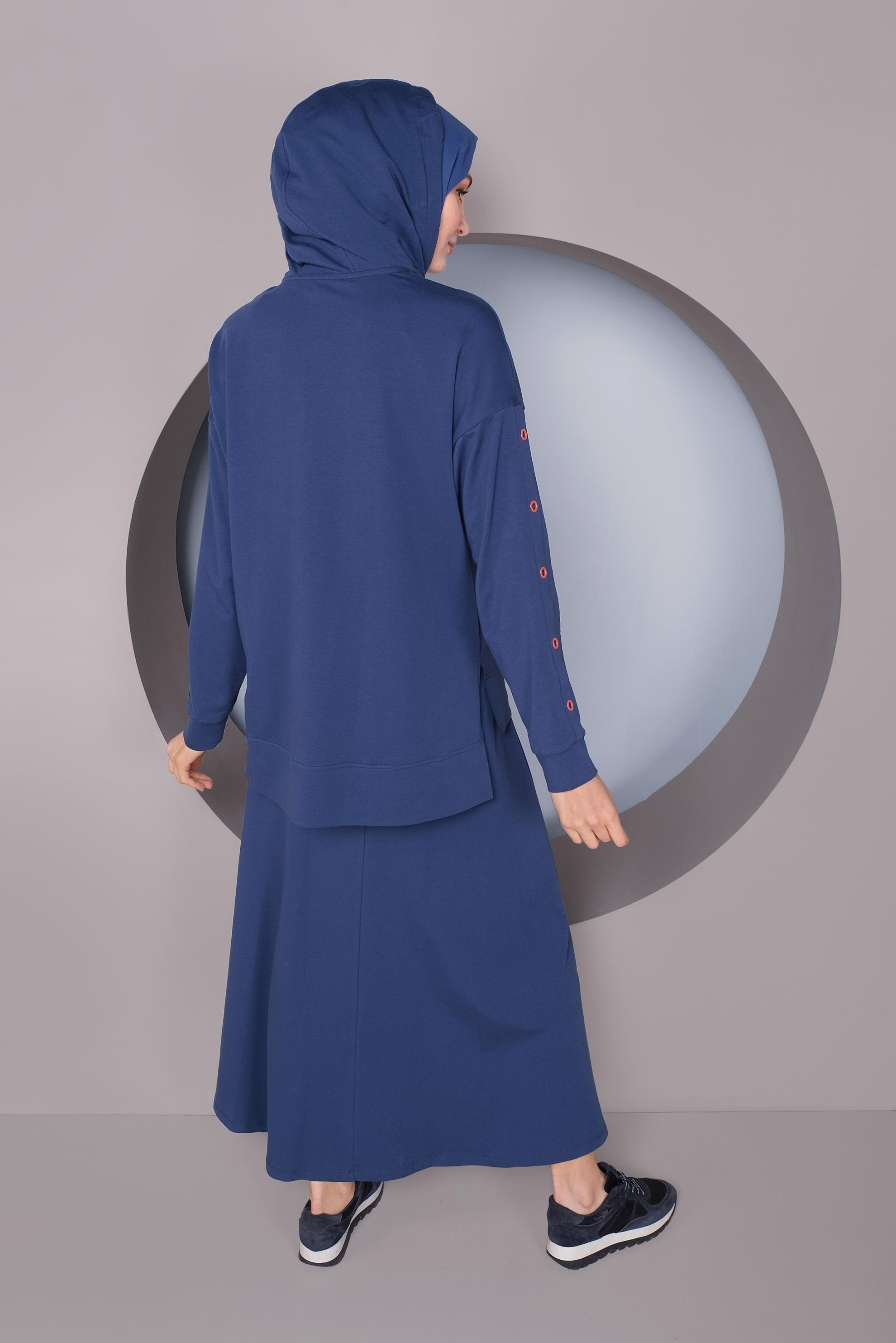 Tesettür giyim LACİVERT KOLLARI KUŞGÖZÜ DETAYLI İKİLİ ETEKLİ EŞOFMAN TAKIMI 41439