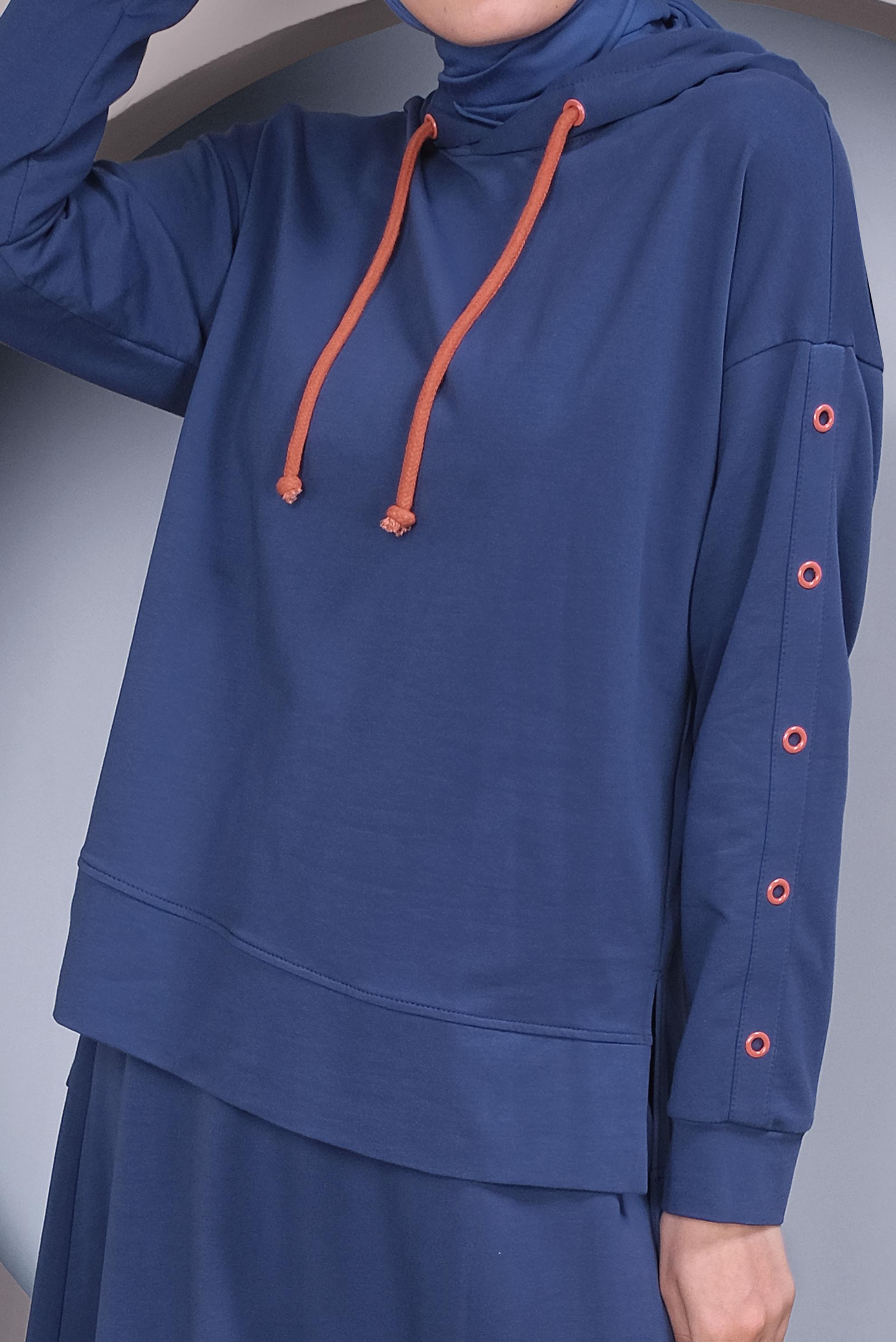 Tesettür giyim LACİVERT KOLLARI KUŞGÖZÜ DETAYLI İKİLİ ETEKLİ EŞOFMAN TAKIMI 41439