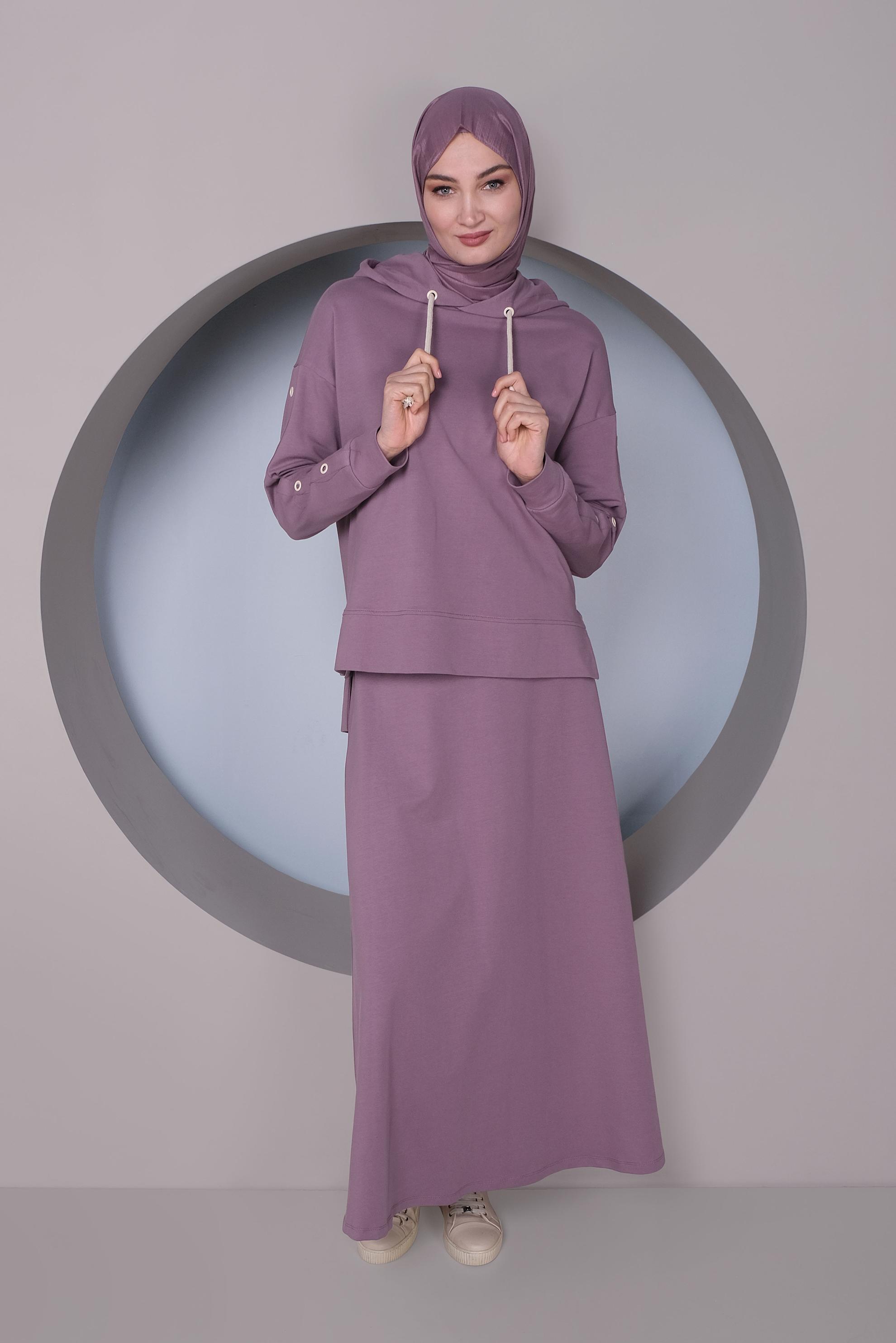 Tesettür giyim MOR KOLLARI KUŞGÖZÜ DETAYLI İKİLİ ETEKLİ EŞOFMAN TAKIMI 41439