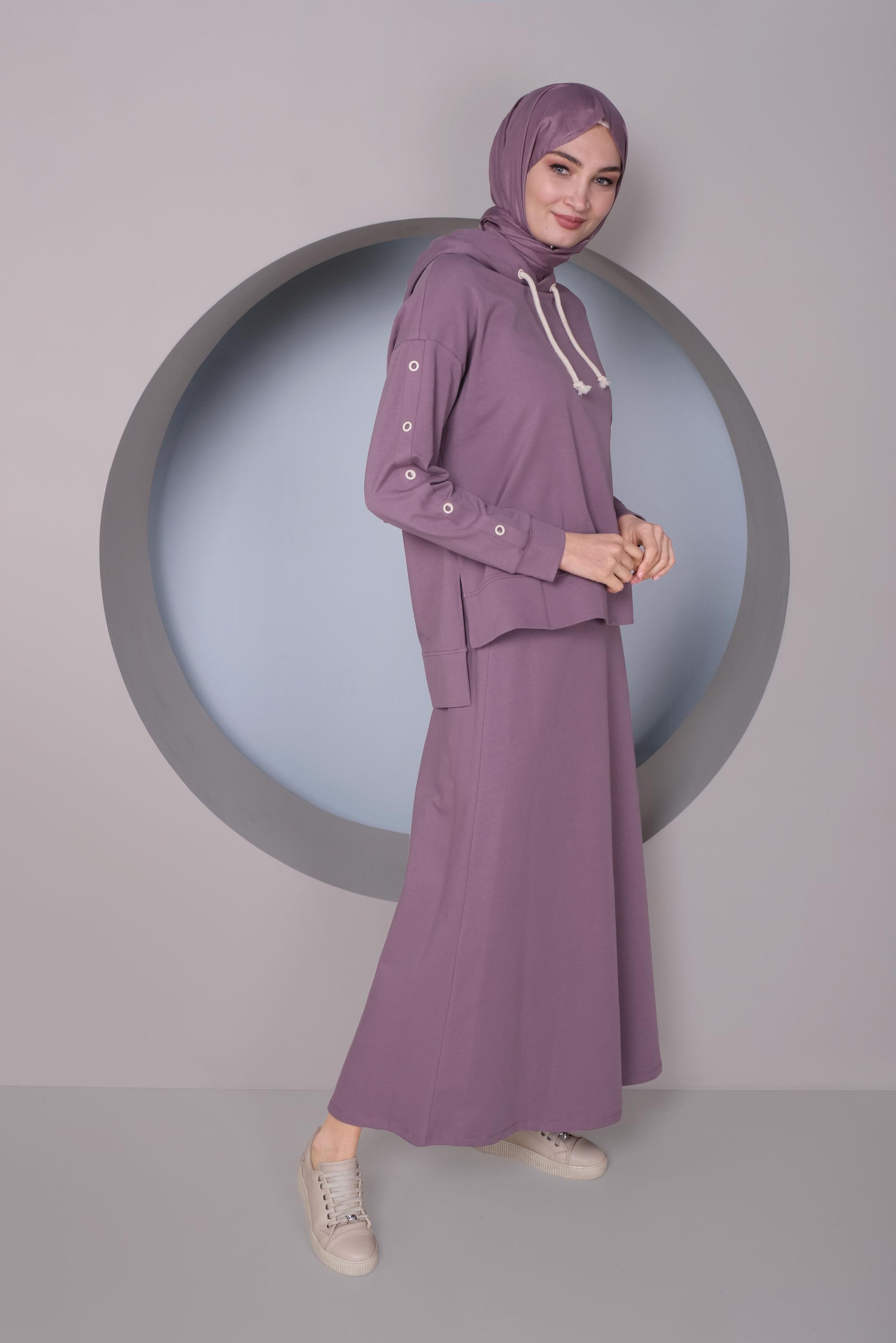 Tesettür giyim MOR KOLLARI KUŞGÖZÜ DETAYLI İKİLİ ETEKLİ EŞOFMAN TAKIMI 41439