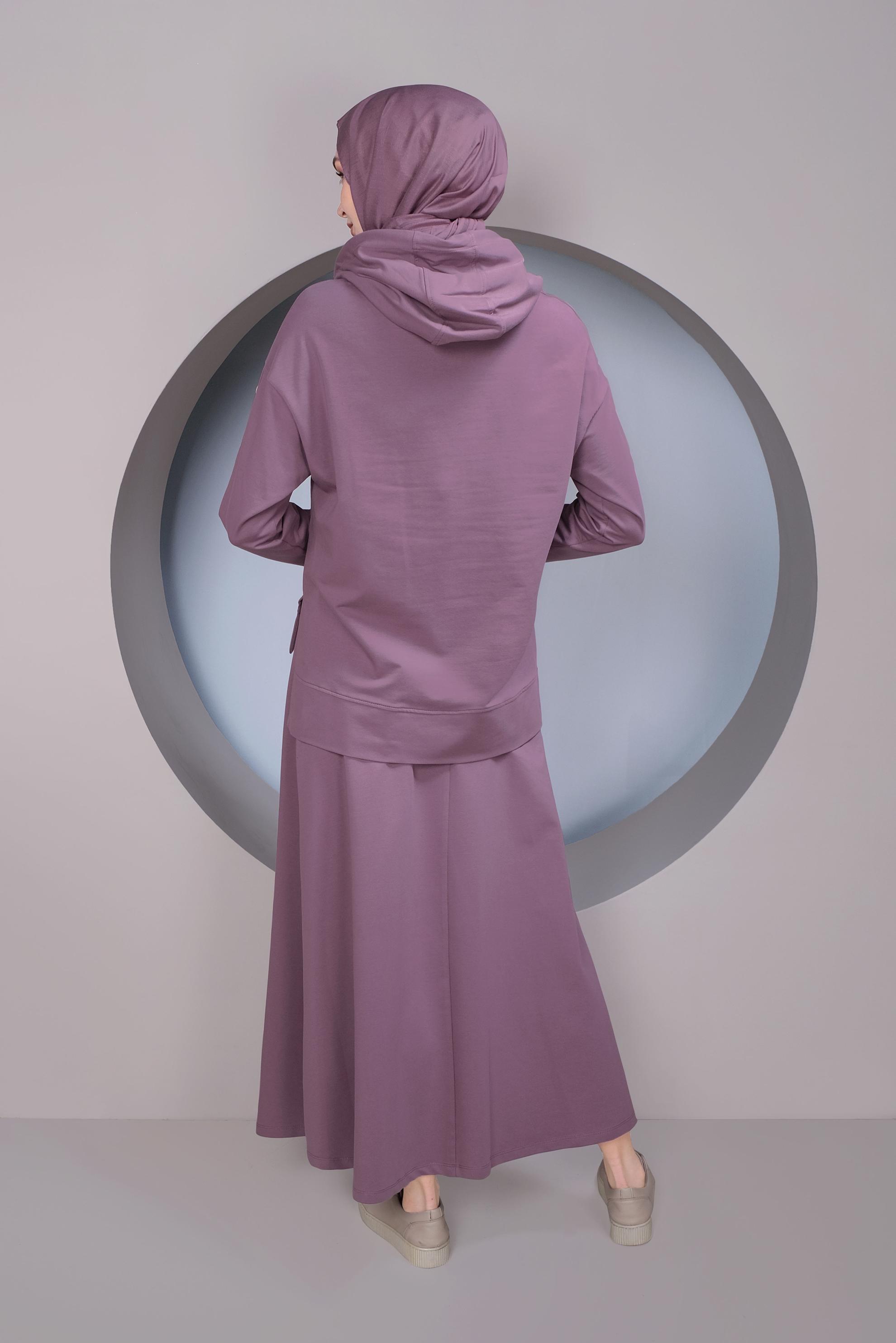 Tesettür giyim MOR KOLLARI KUŞGÖZÜ DETAYLI İKİLİ ETEKLİ EŞOFMAN TAKIMI 41439