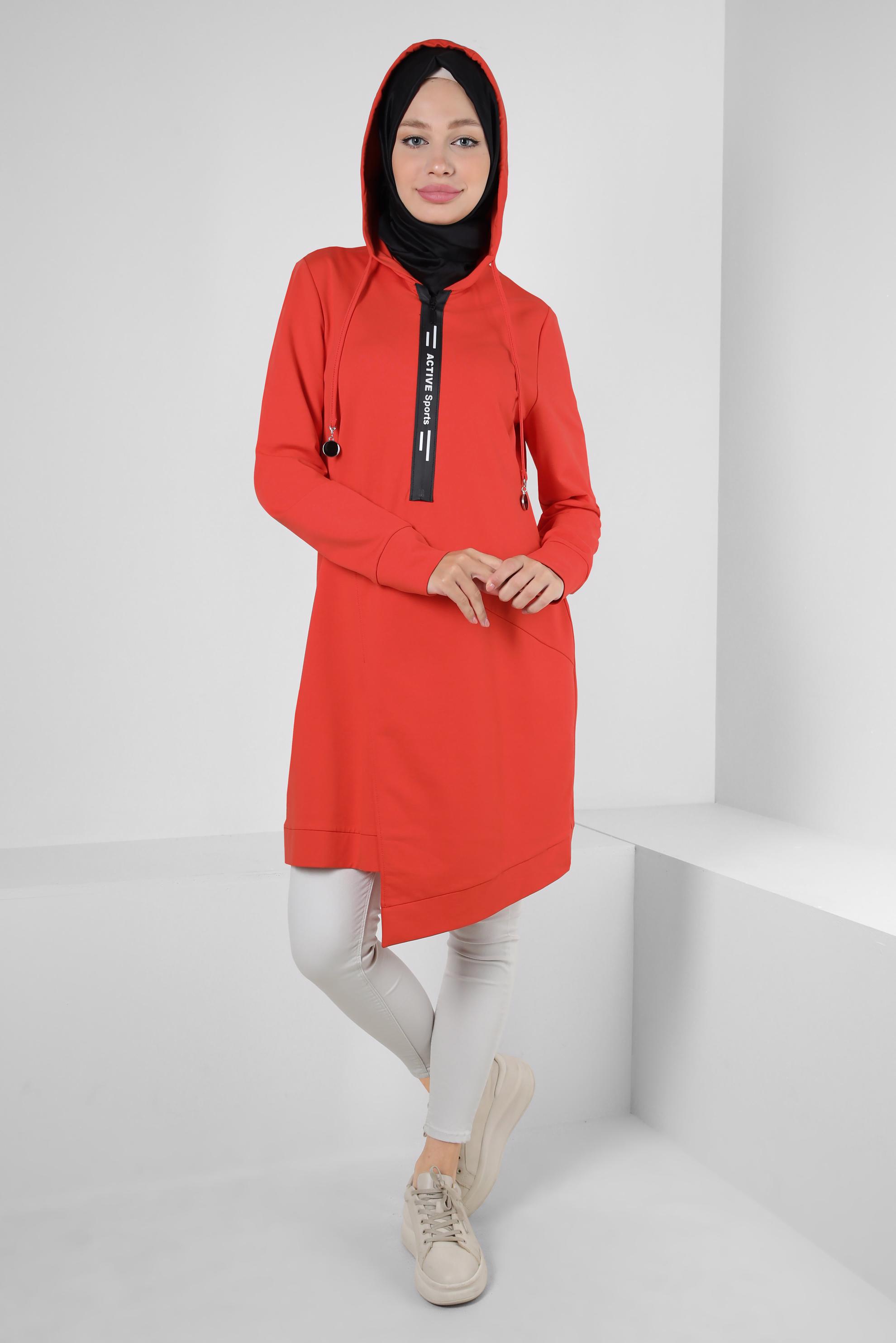 Tesettür giyim KIRMIZI ASİMETRİK KESİMLİ KAPÜŞONLU EŞOFMAN TUNİK 41517