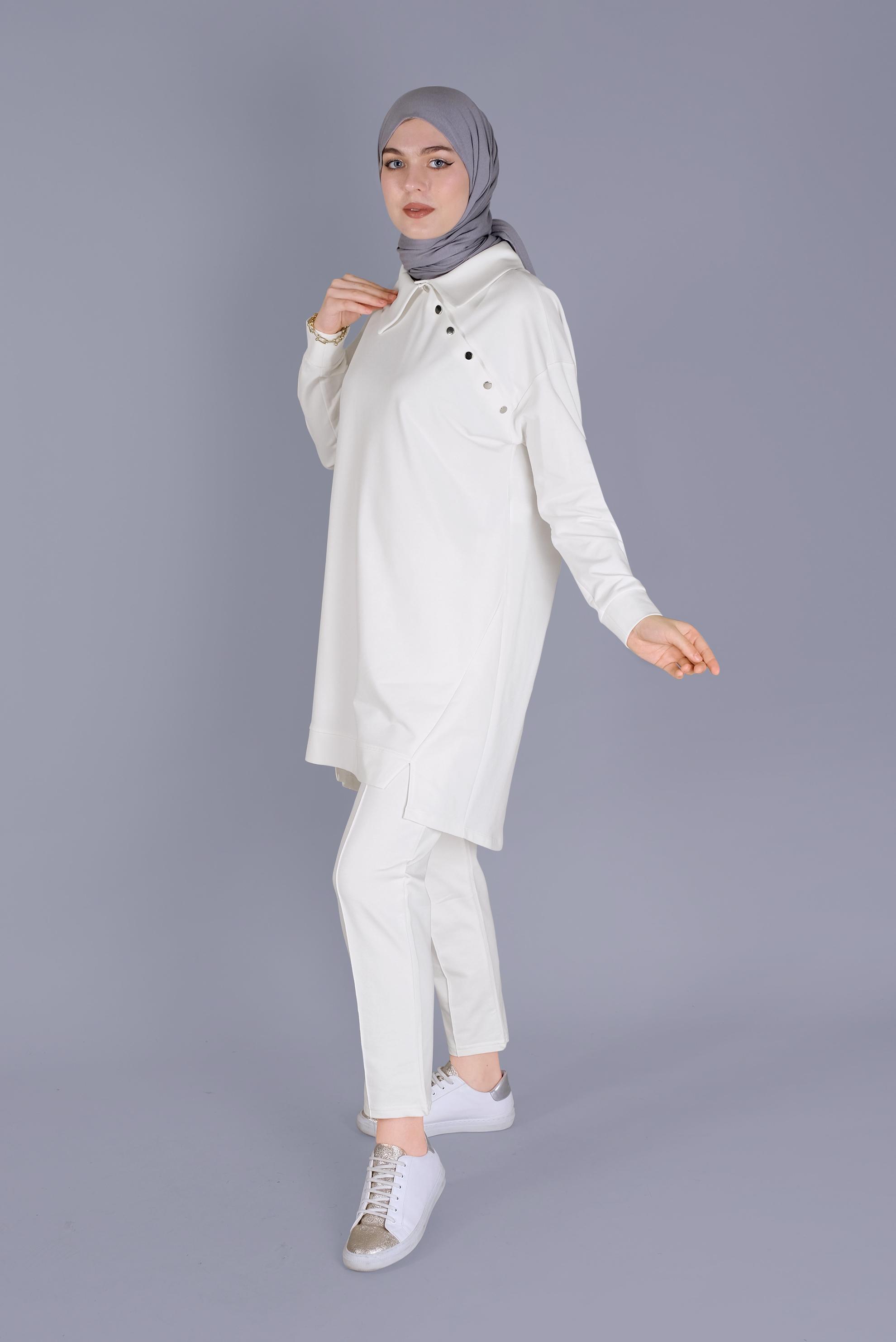 Tesettür giyim BEYAZ DÜĞME DETAYLI EŞOFMAN TUNİK 41569 