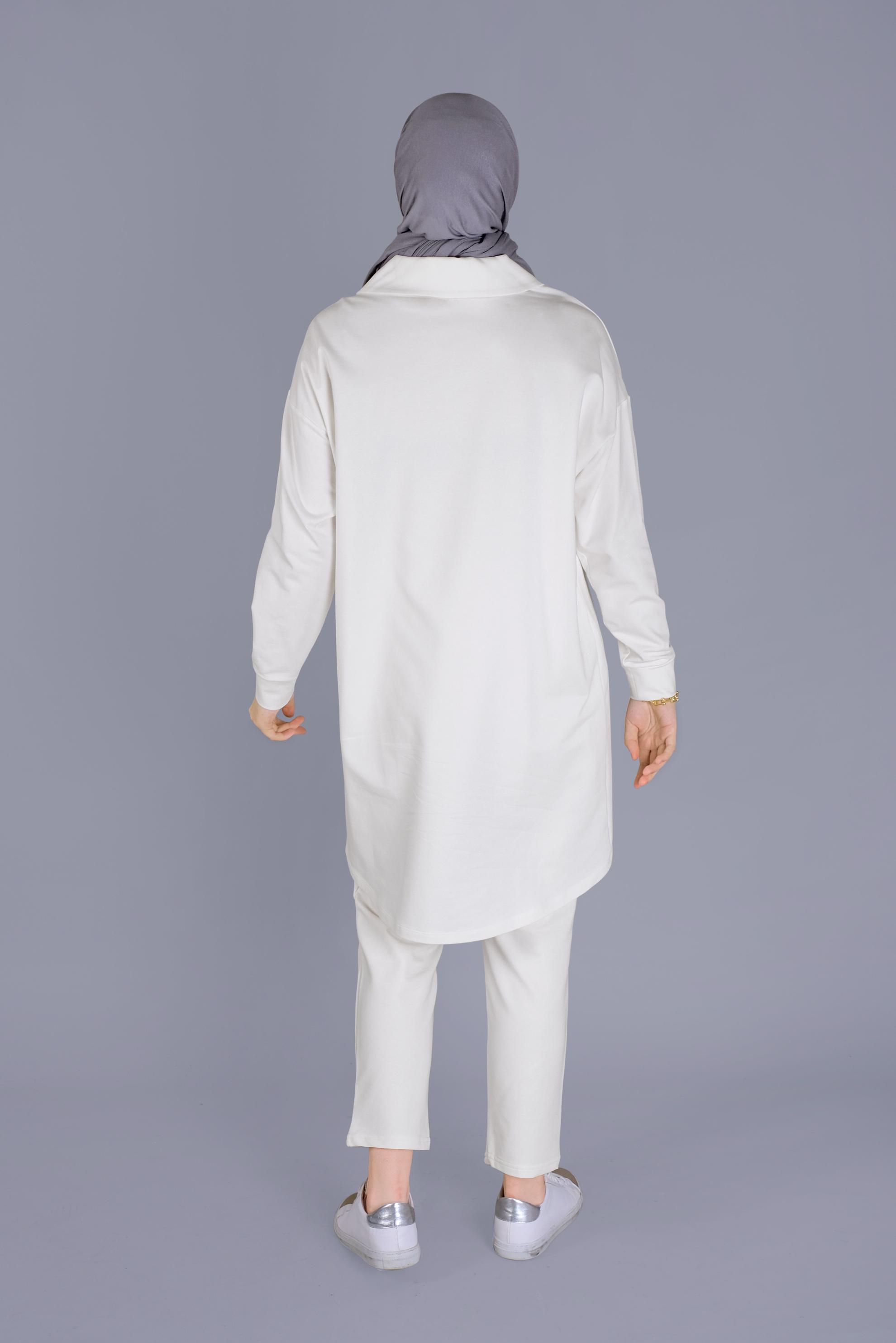 Tesettür giyim BEYAZ DÜĞME DETAYLI EŞOFMAN TUNİK 41569 