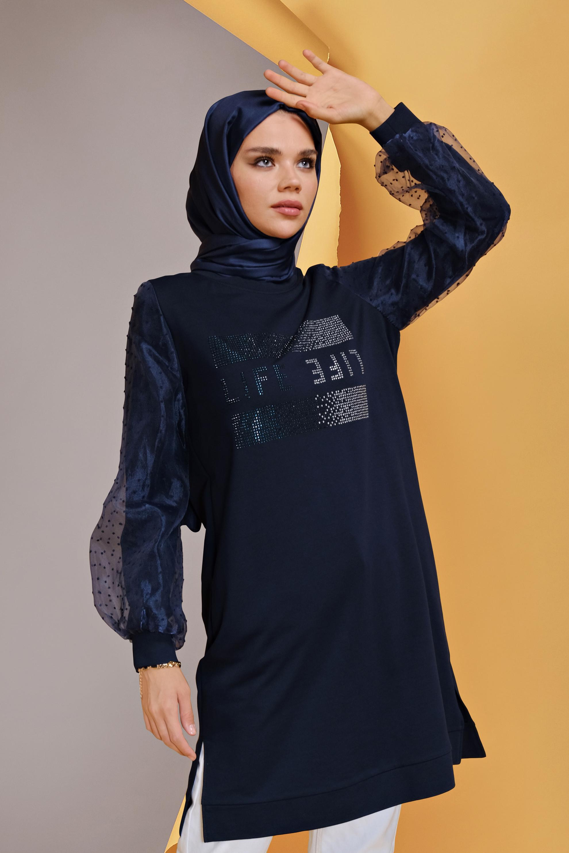 Tesettür giyim LACİVERT TÜL DETAYLI TAŞ BASKILI EŞOFMAN TUNİK 41634 