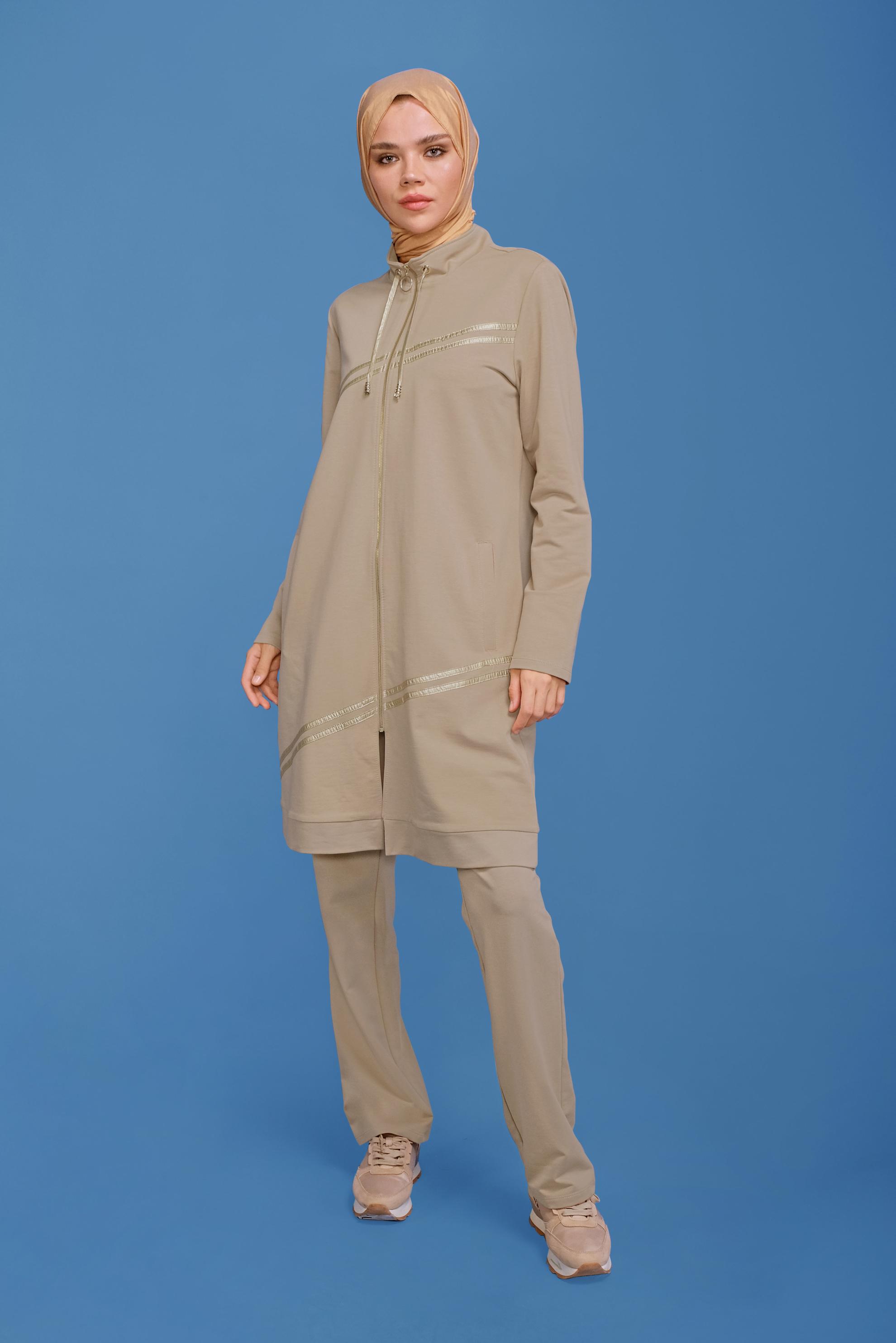 Tesettür giyim BEJ ŞERİT DETAYLI EŞOFMAN TAKIM 41647 