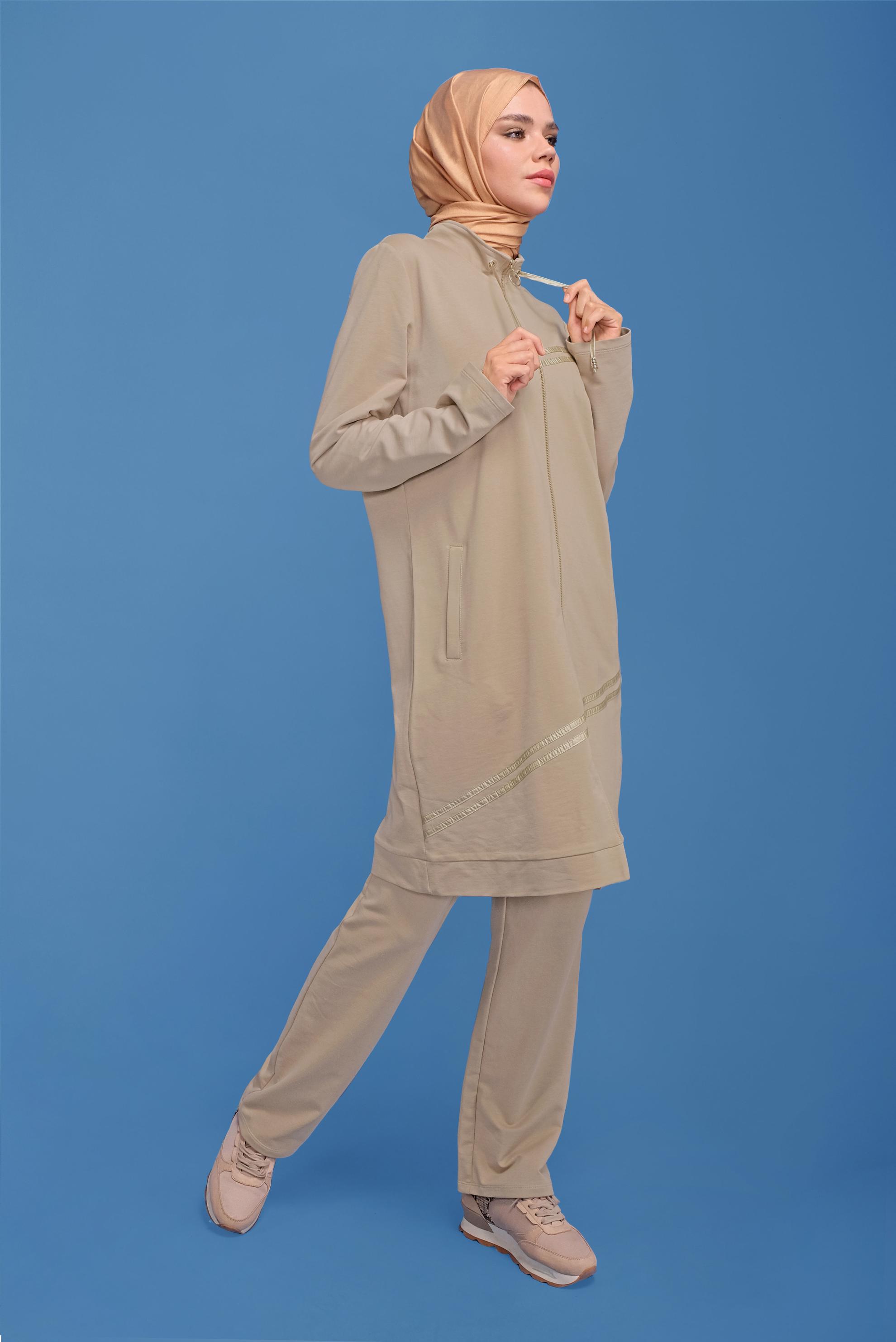 Tesettür giyim BEJ ŞERİT DETAYLI EŞOFMAN TAKIM 41647 