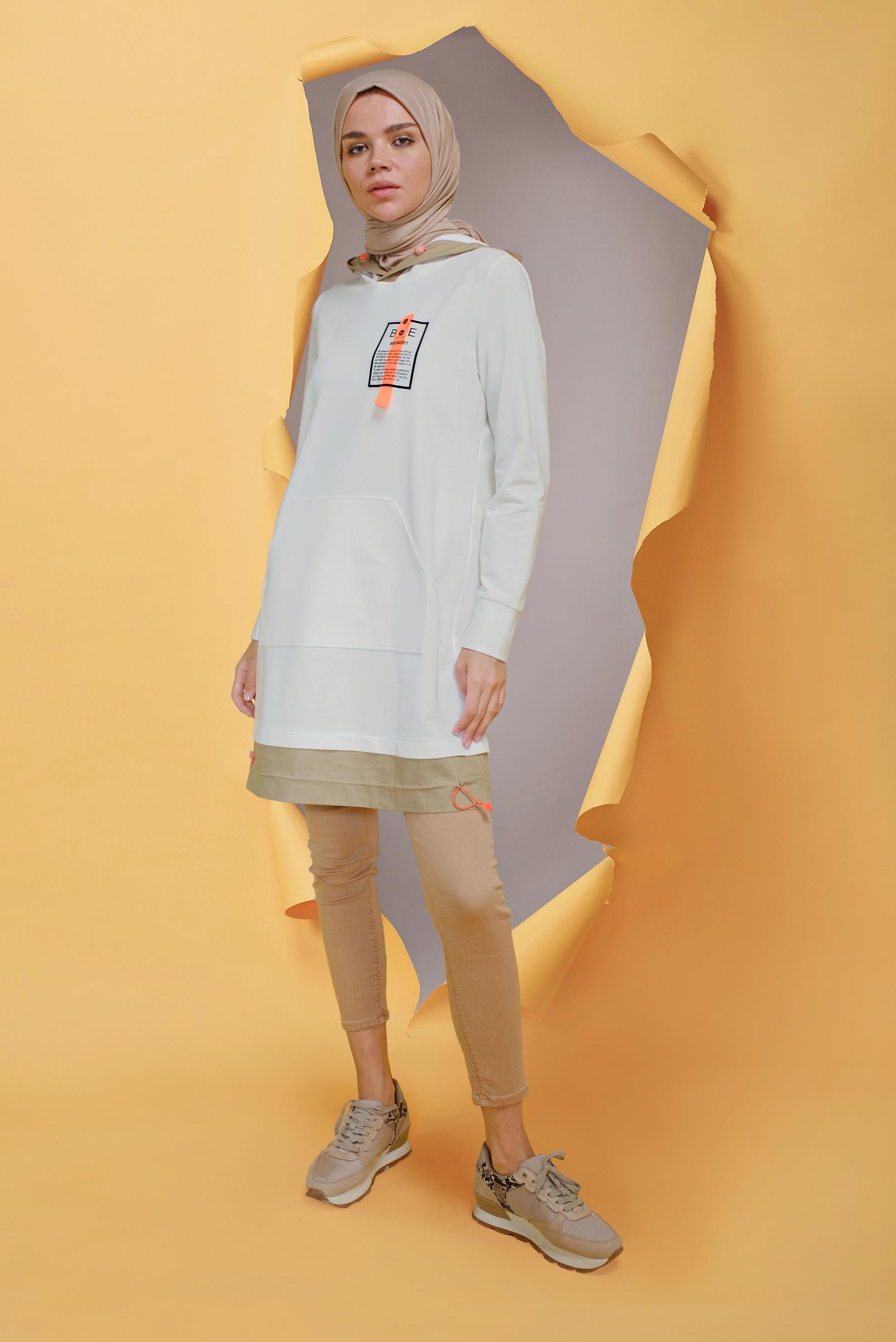 Tesettür giyim BEYAZ KAPÜŞONLU CEPLİ TUNİK 41713 