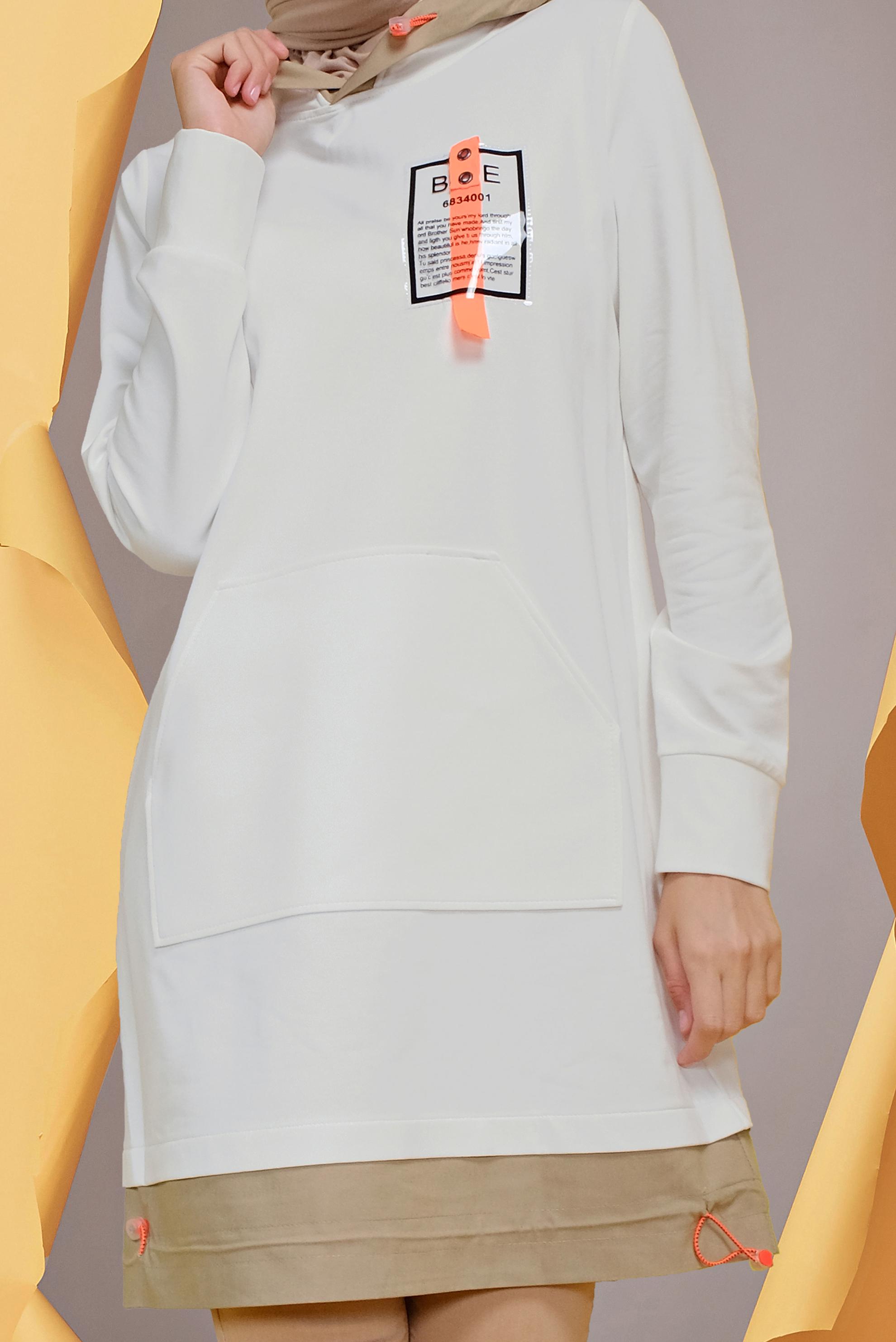 Tesettür giyim BEYAZ KAPÜŞONLU CEPLİ TUNİK 41713 