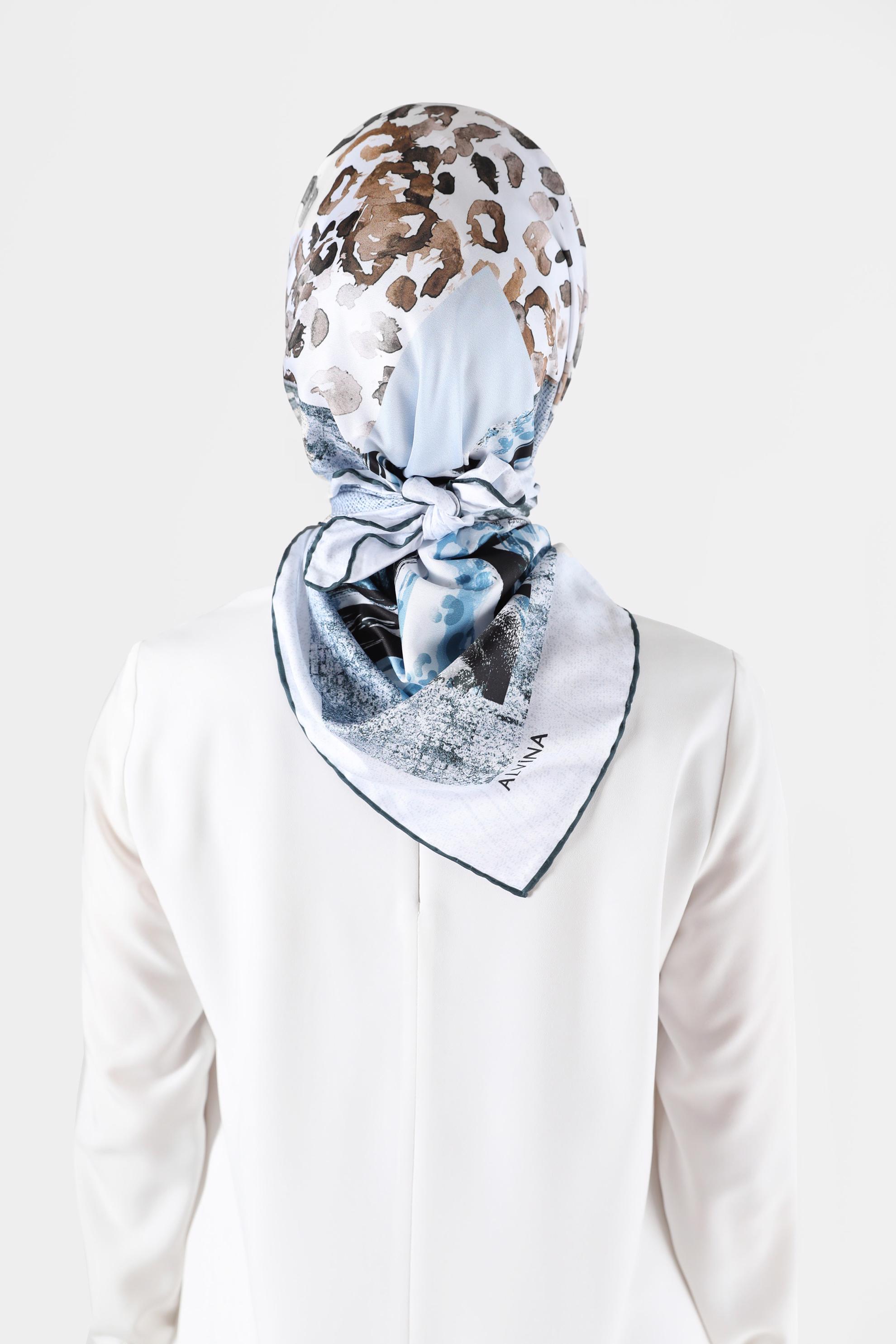 Tesettür giyim MAVİ ALVİNA DİJİTAL TWİLL EŞARP 5050 