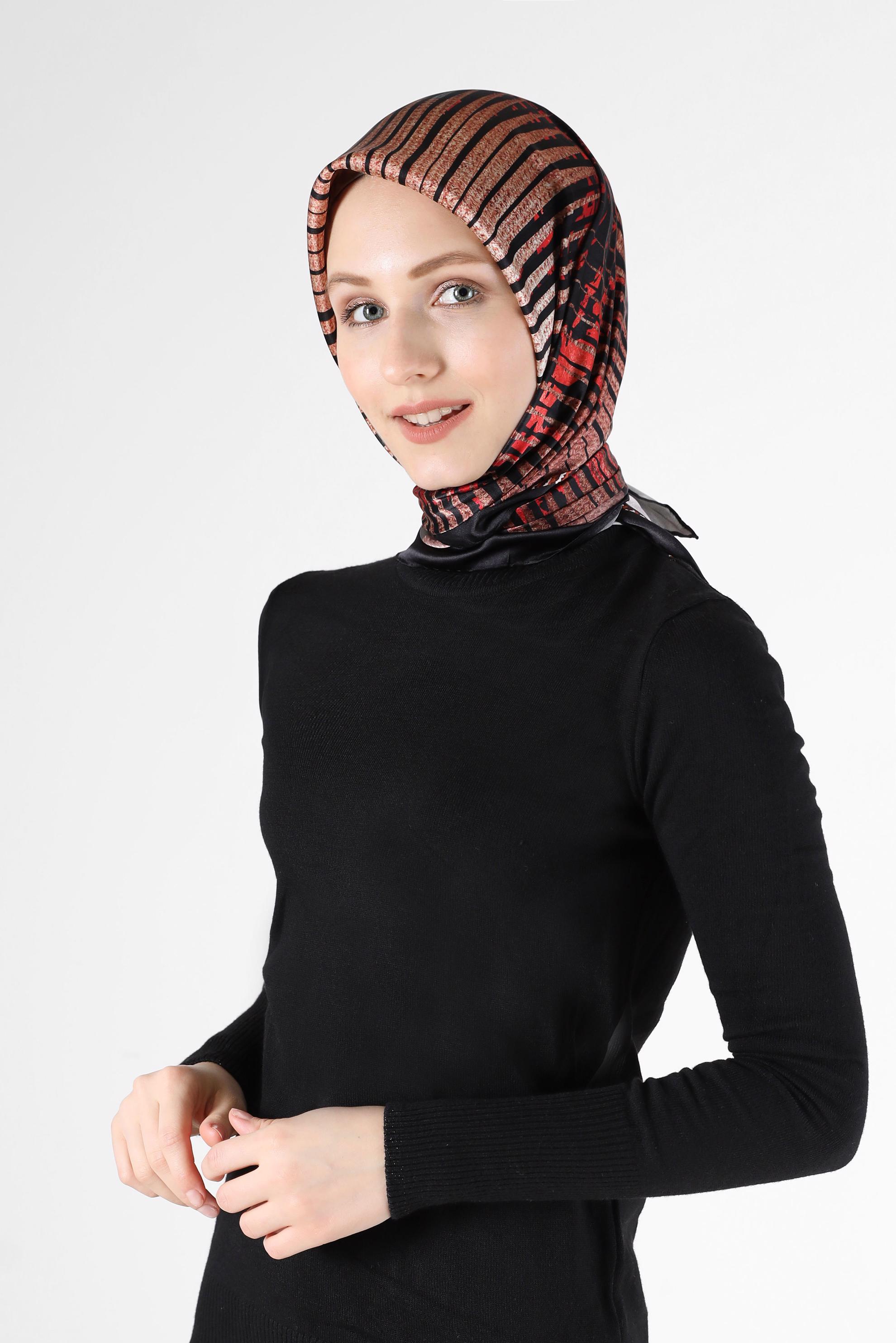 Tesettür giyim SİYAH ALVİNA DESENLİ İPEK EŞARP 23901 