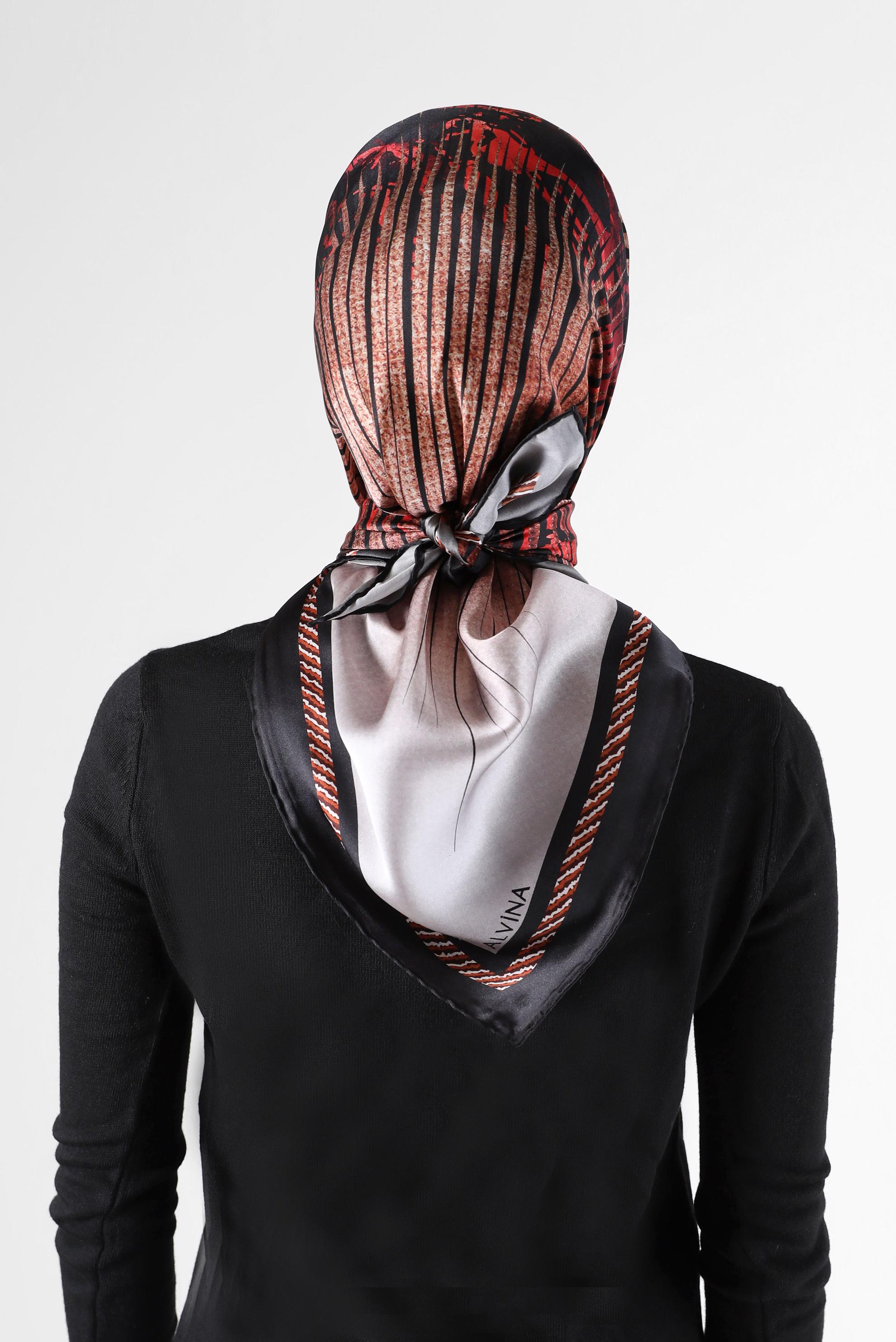 Tesettür giyim SİYAH ALVİNA DESENLİ İPEK EŞARP 23901 