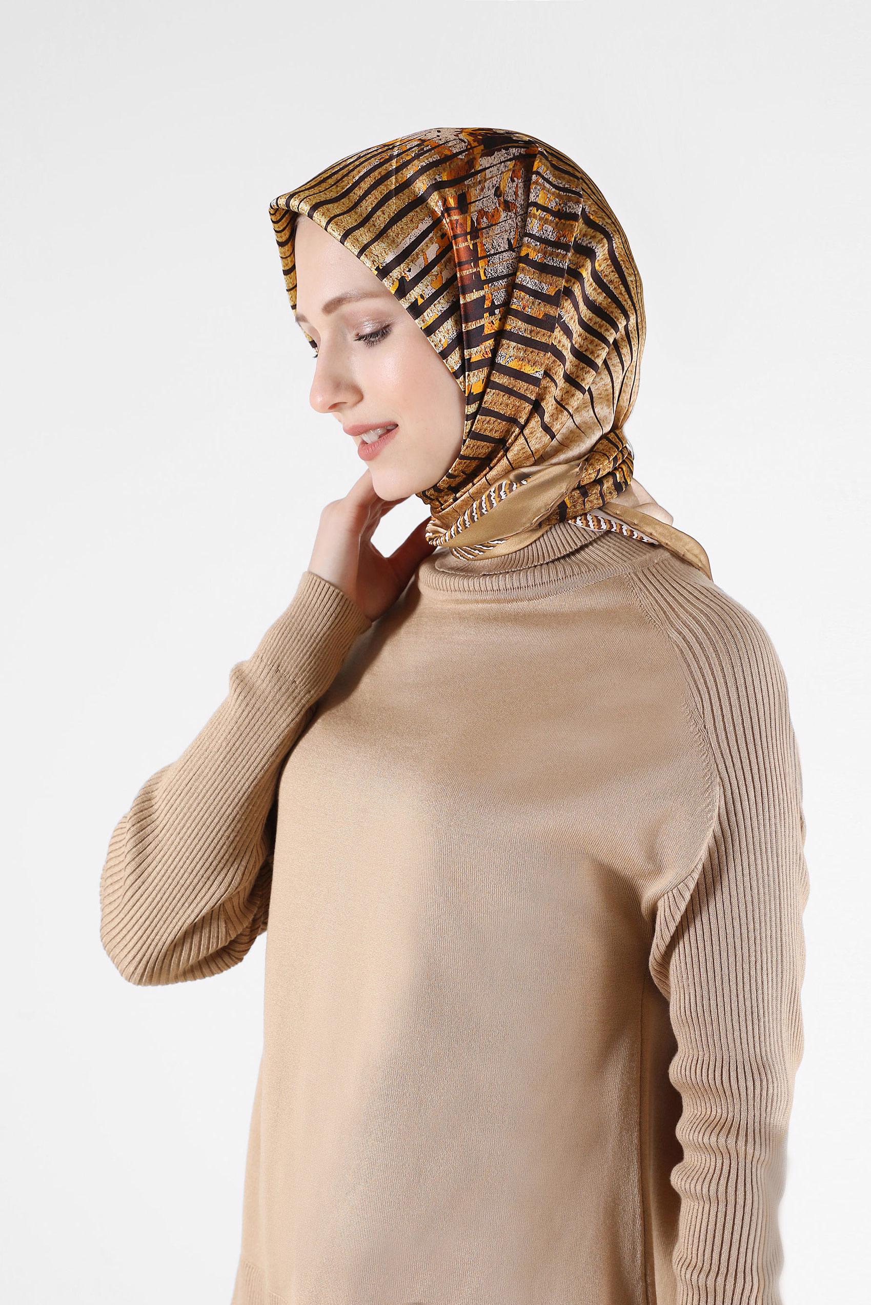 Tesettür giyim ALTIN ALVİNA DESENLİ İPEK EŞARP 23901 