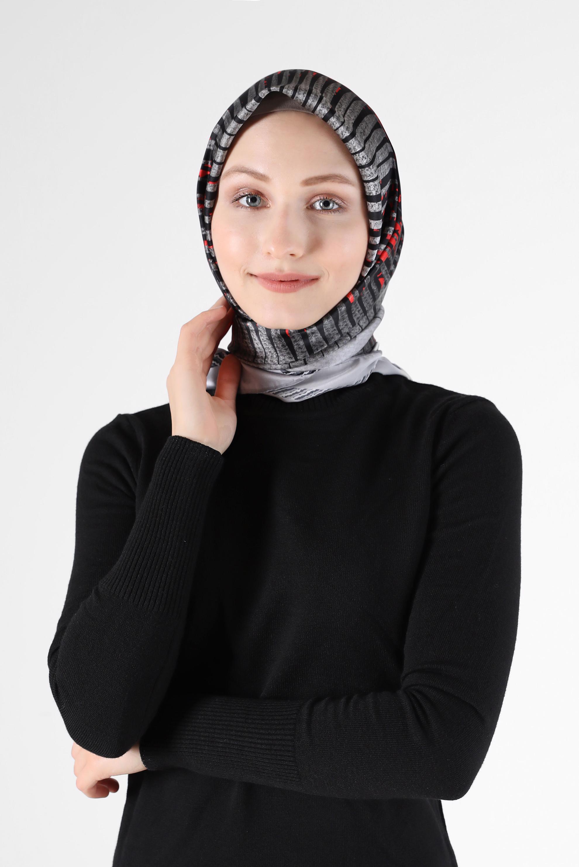 Tesettür giyim GÜMÜŞ ALVİNA DESENLİ İPEK EŞARP 23901 