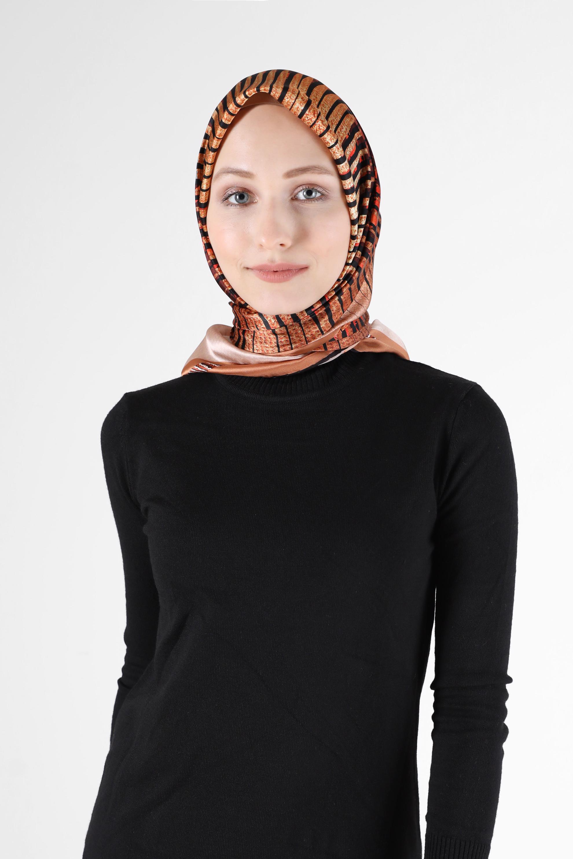 Tesettür giyim PUDRA ALVİNA DESENLİ İPEK EŞARP 23901 