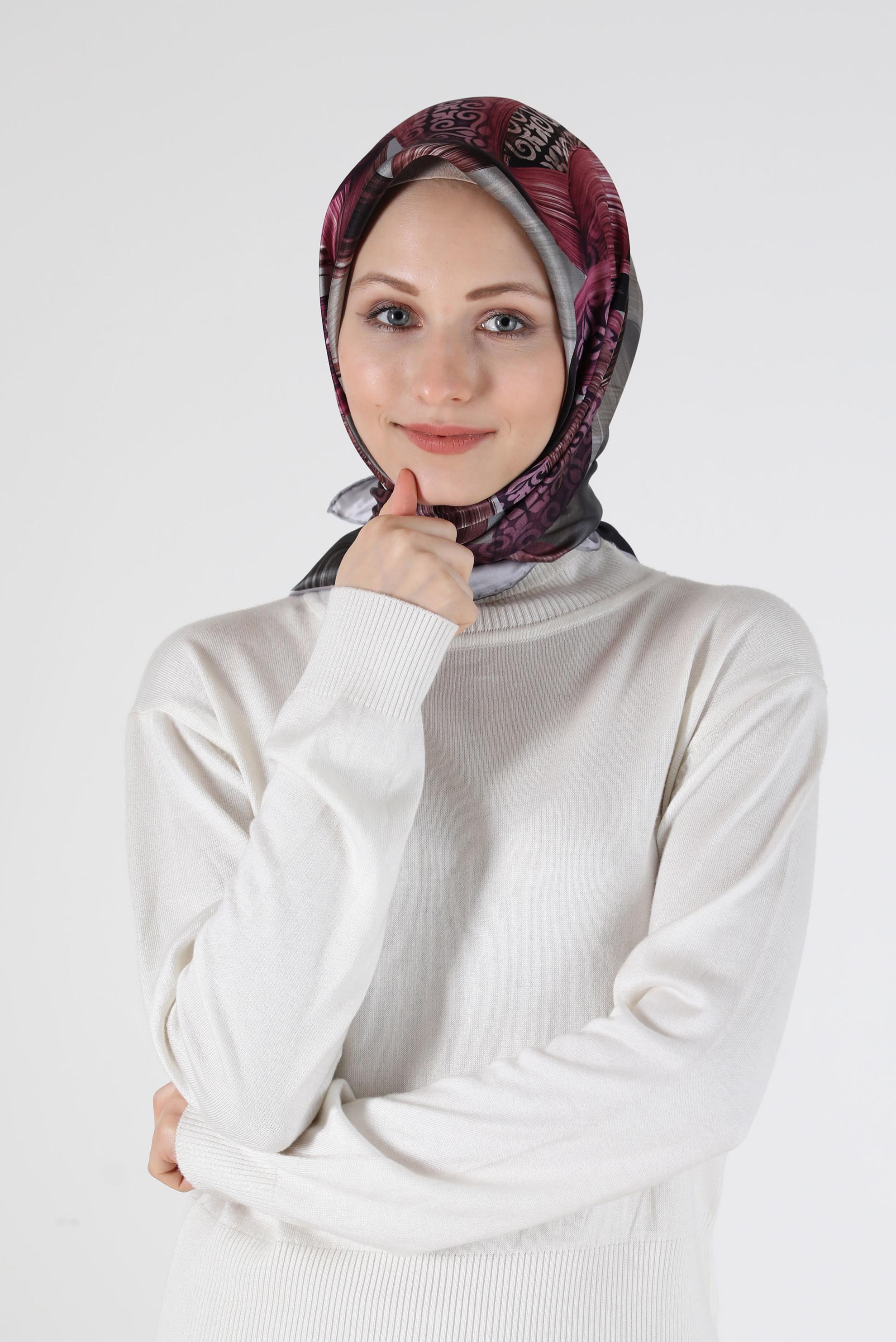 Tesettür giyim GÜMÜŞ ALVİNA DESENLİ İPEK EŞARP 23994 