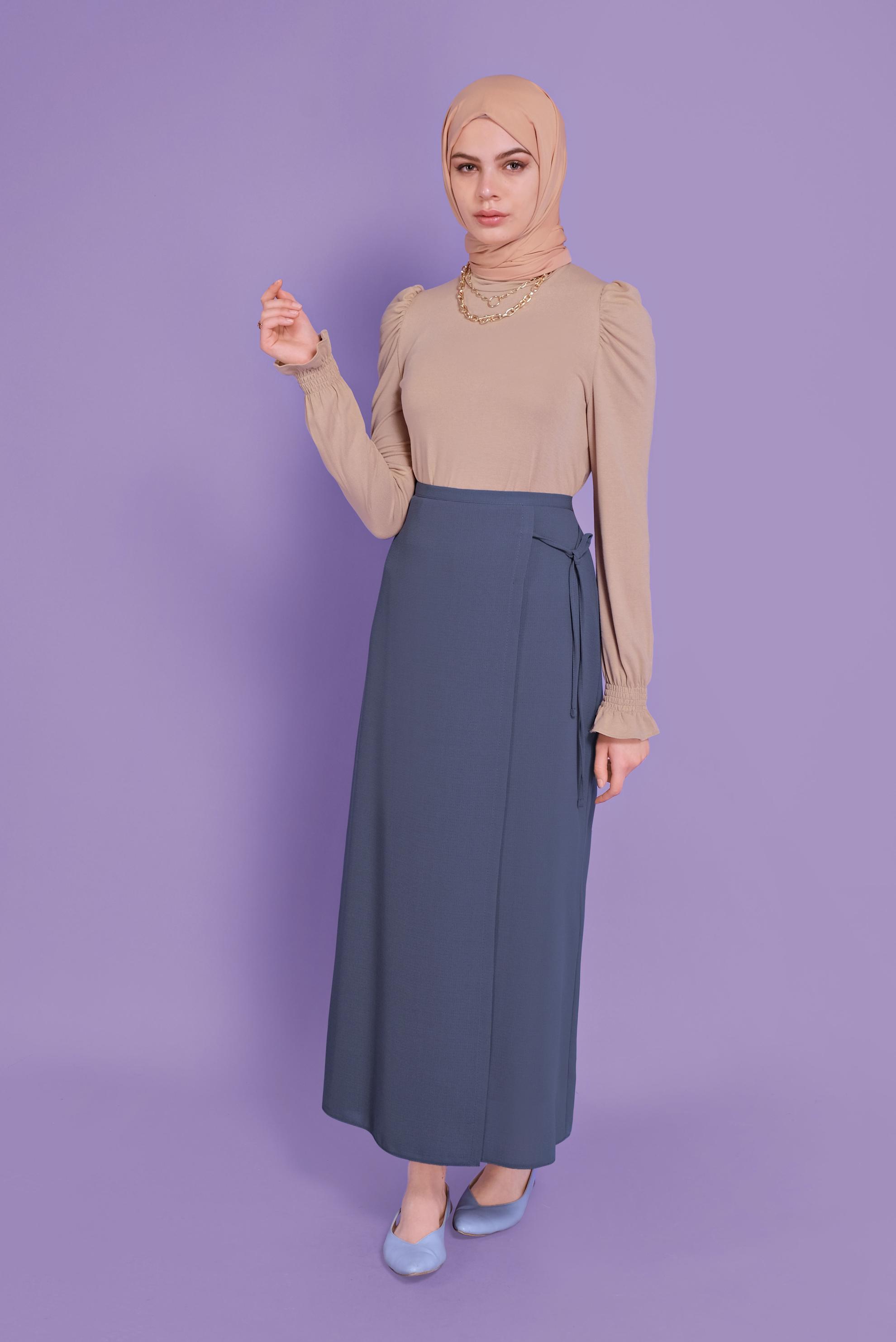 Tesettür giyim GRİ YANDAN BAĞLAMA DETAYLI ETEK 60141 